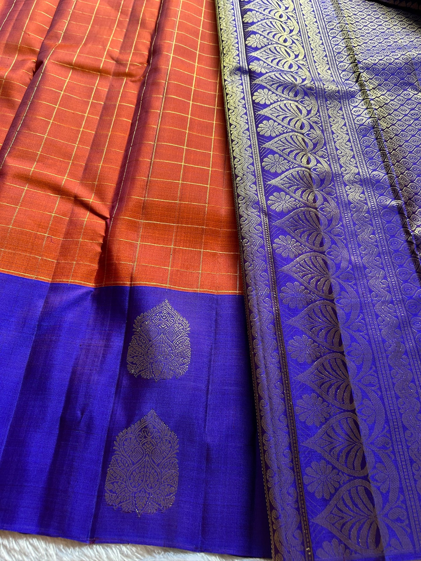 Anandhi (2D) : Rust orange-royal blue