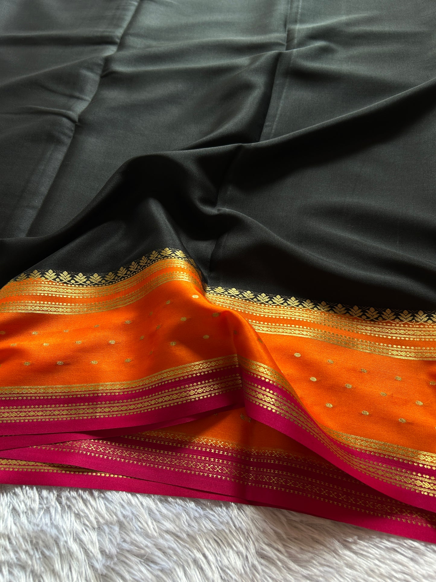 Drishti (3D) : black-orange-pink