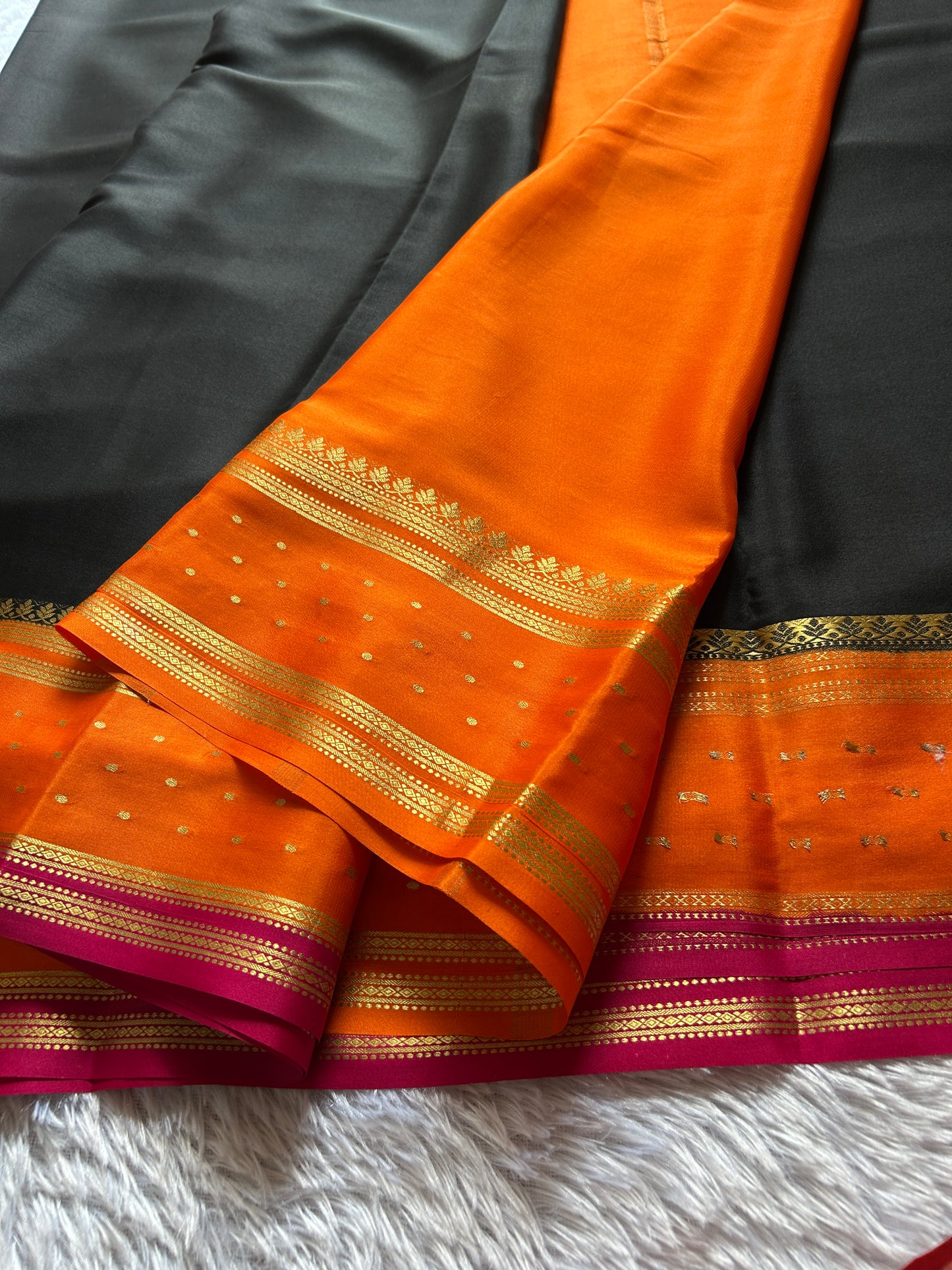 Drishti (3D) : black-orange-pink