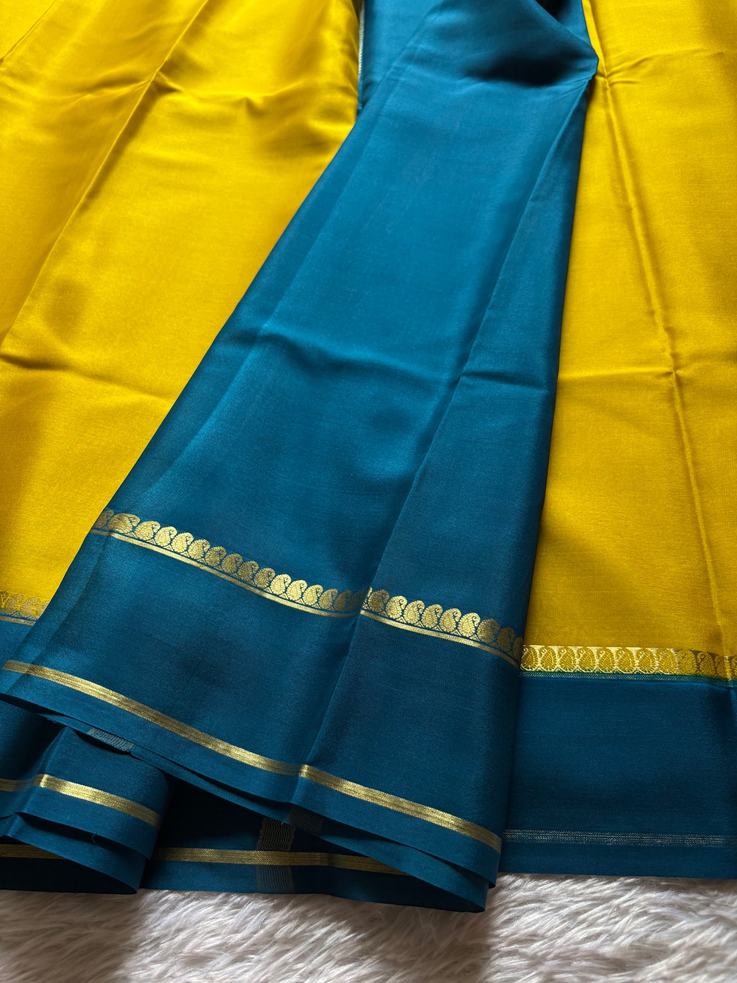 Mala (2D) : Lemon yellow-teal blue