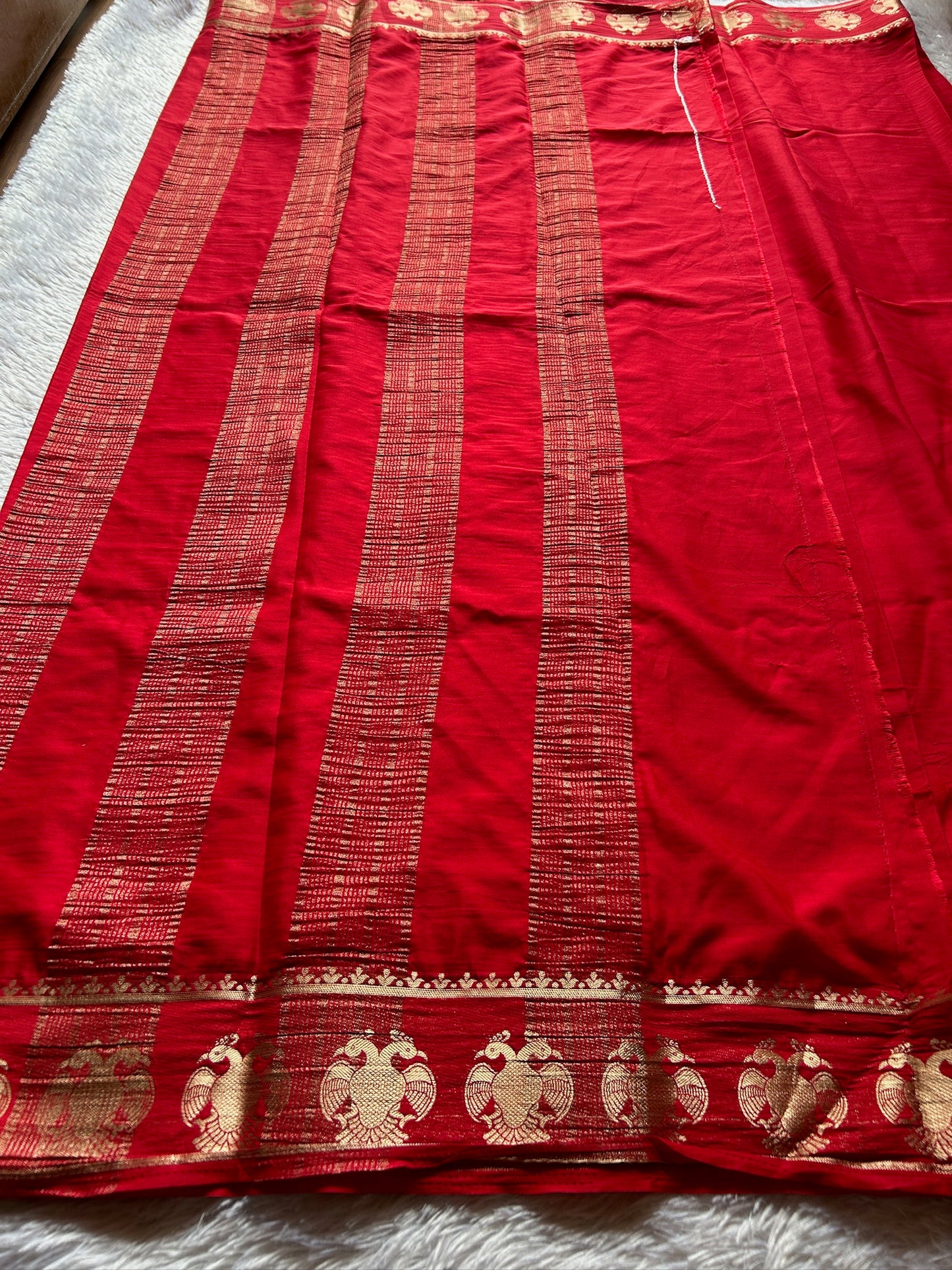 Semi Crepe : Solid Red