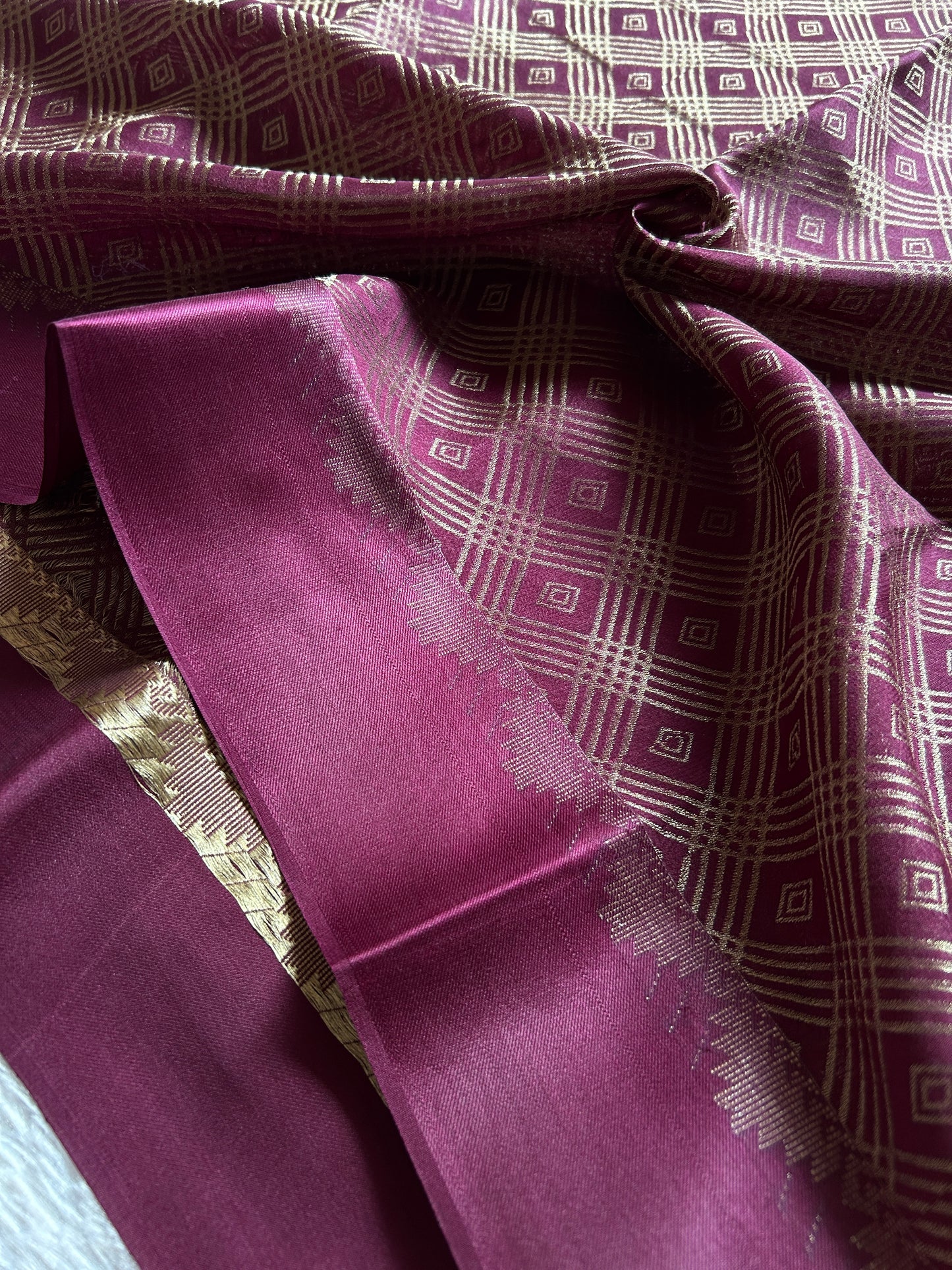 Archana : Brocade Wine Pink