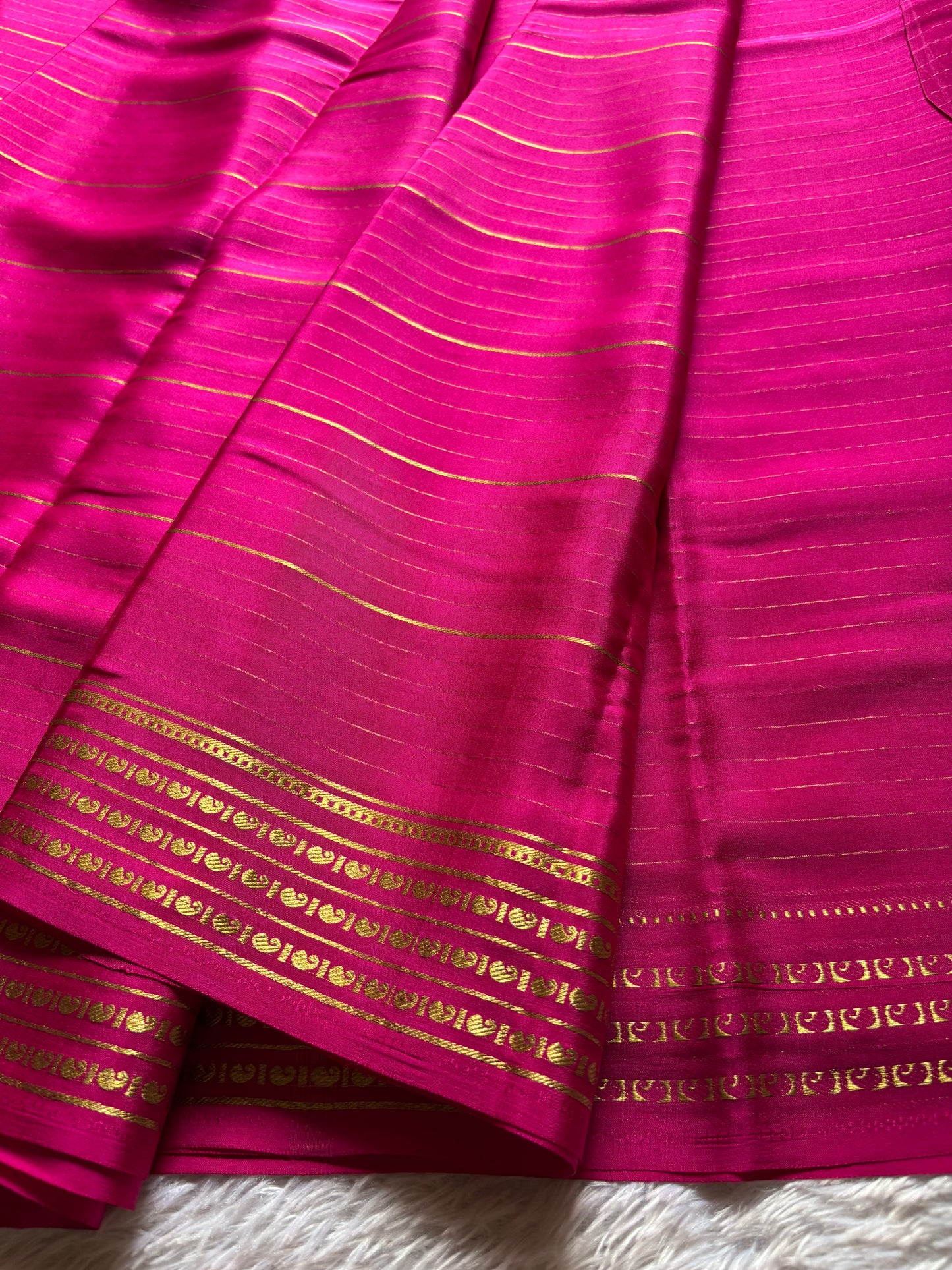Meghana : Solid Rani pink