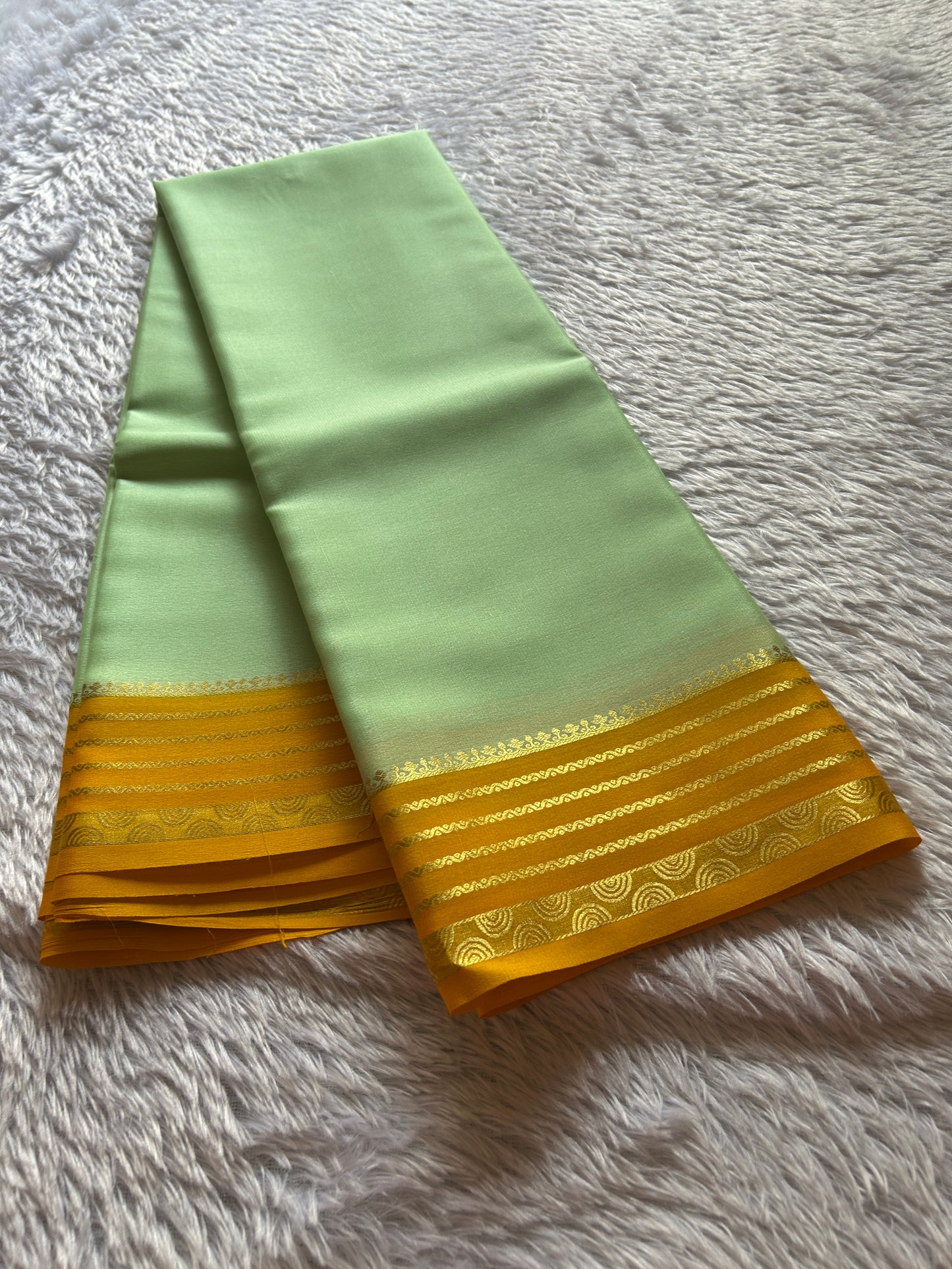 Rashmi (2D) : Pista green-mustard