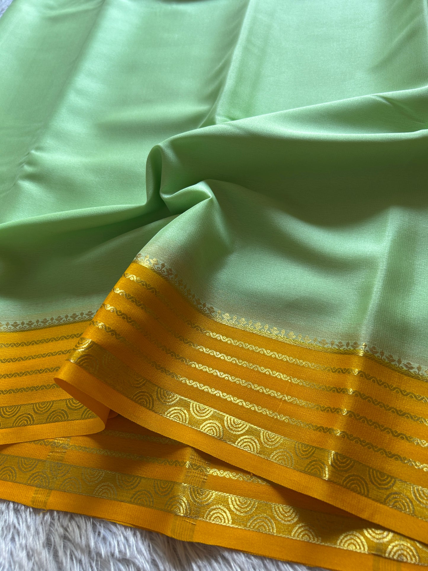 Rashmi (2D) : Pista green-mustard