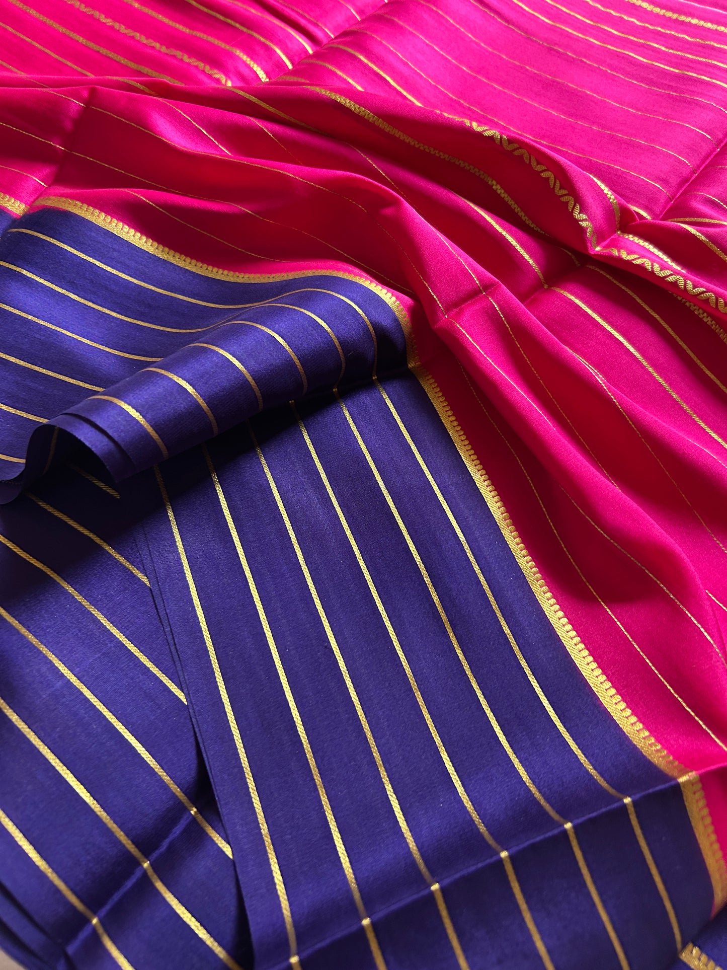 Dhaatri (2D) : Pink-navy blue