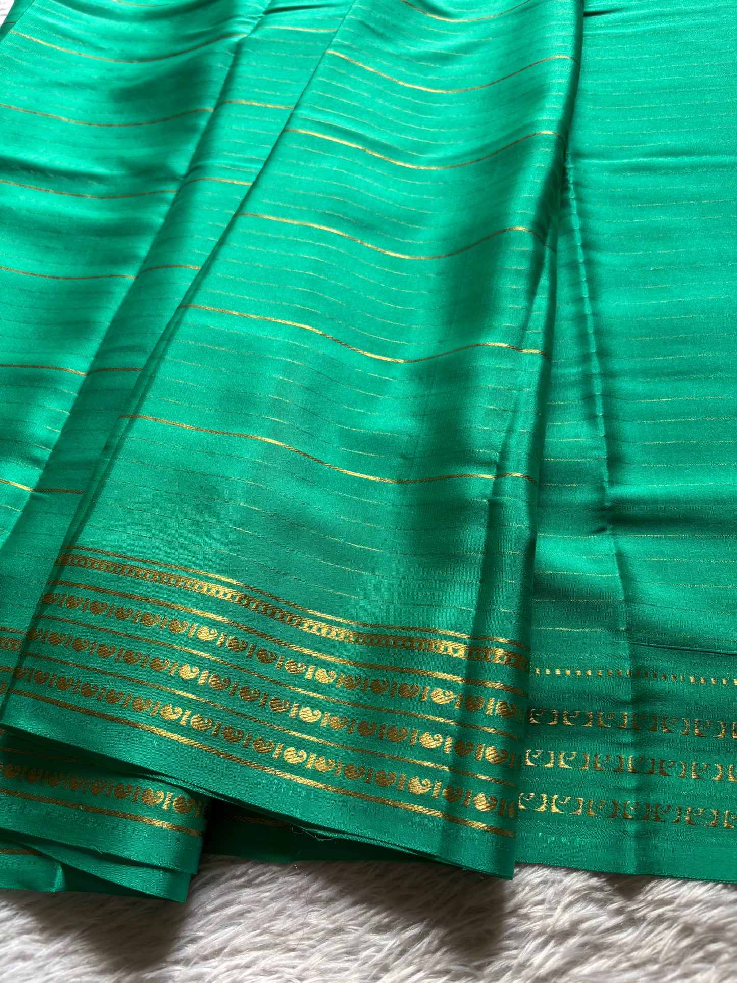 Meghana : Solid Turquoise