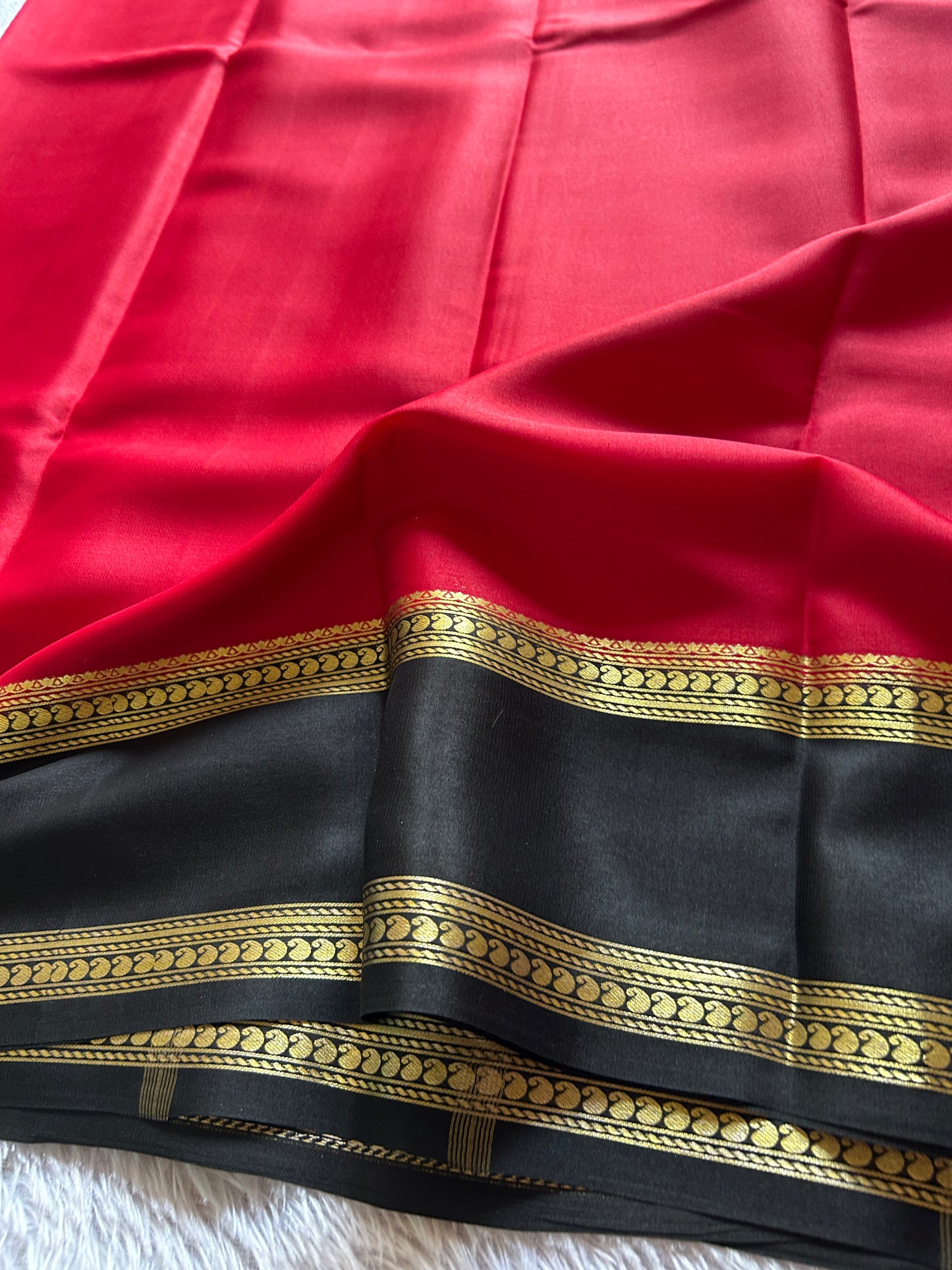 Malathi (2D): Red - Black