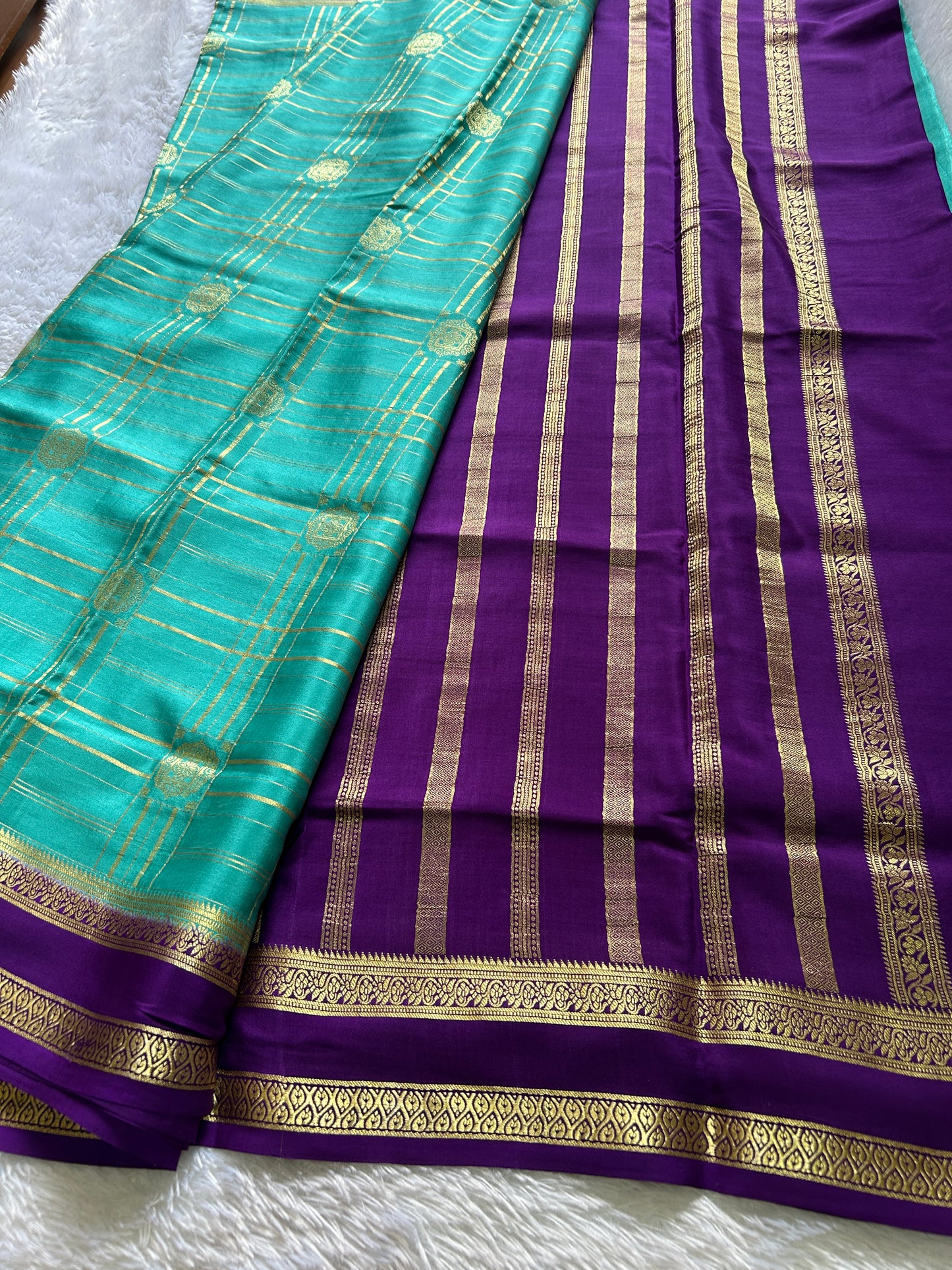 Ambika (2D) : Turquoise-purple