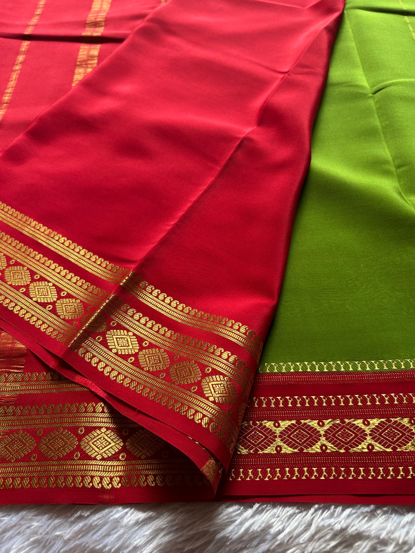 Rashmika (2D) : Moss green-red