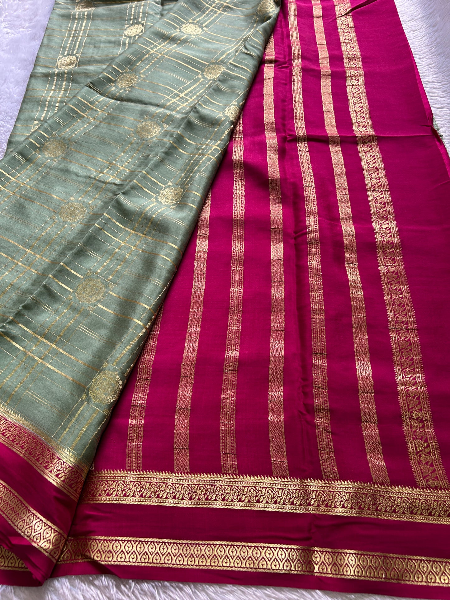 Ambika (2D) : Sage green-pink