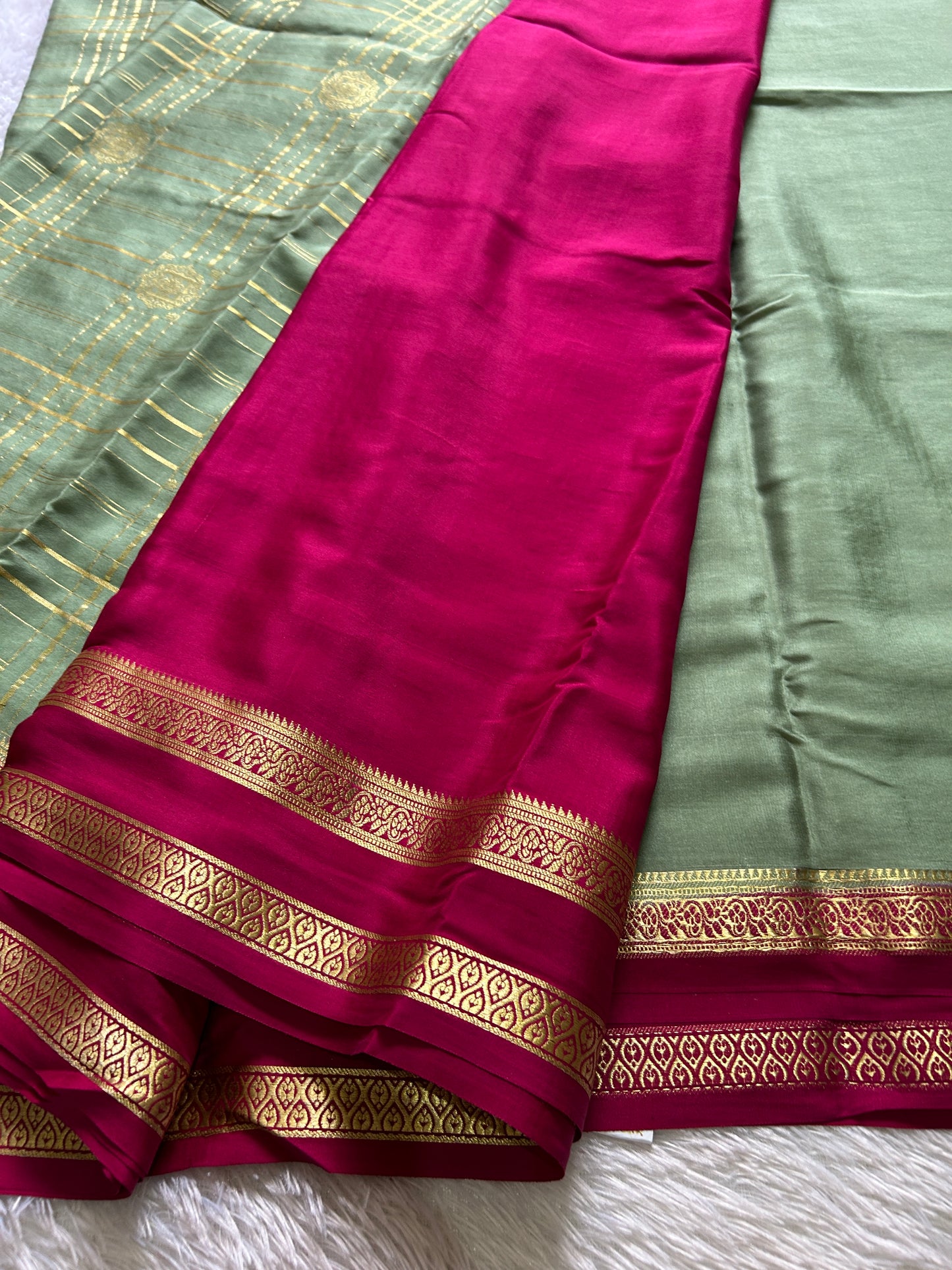 Ambika (2D) : Sage green-pink