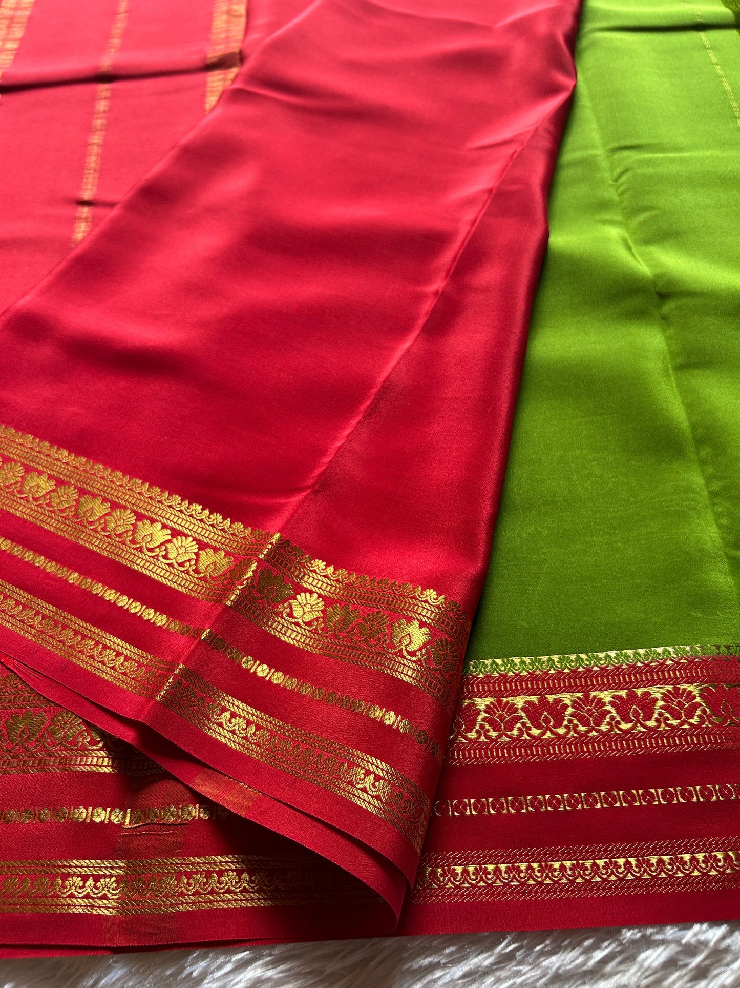 Padmaja (2D) : Moss green-red