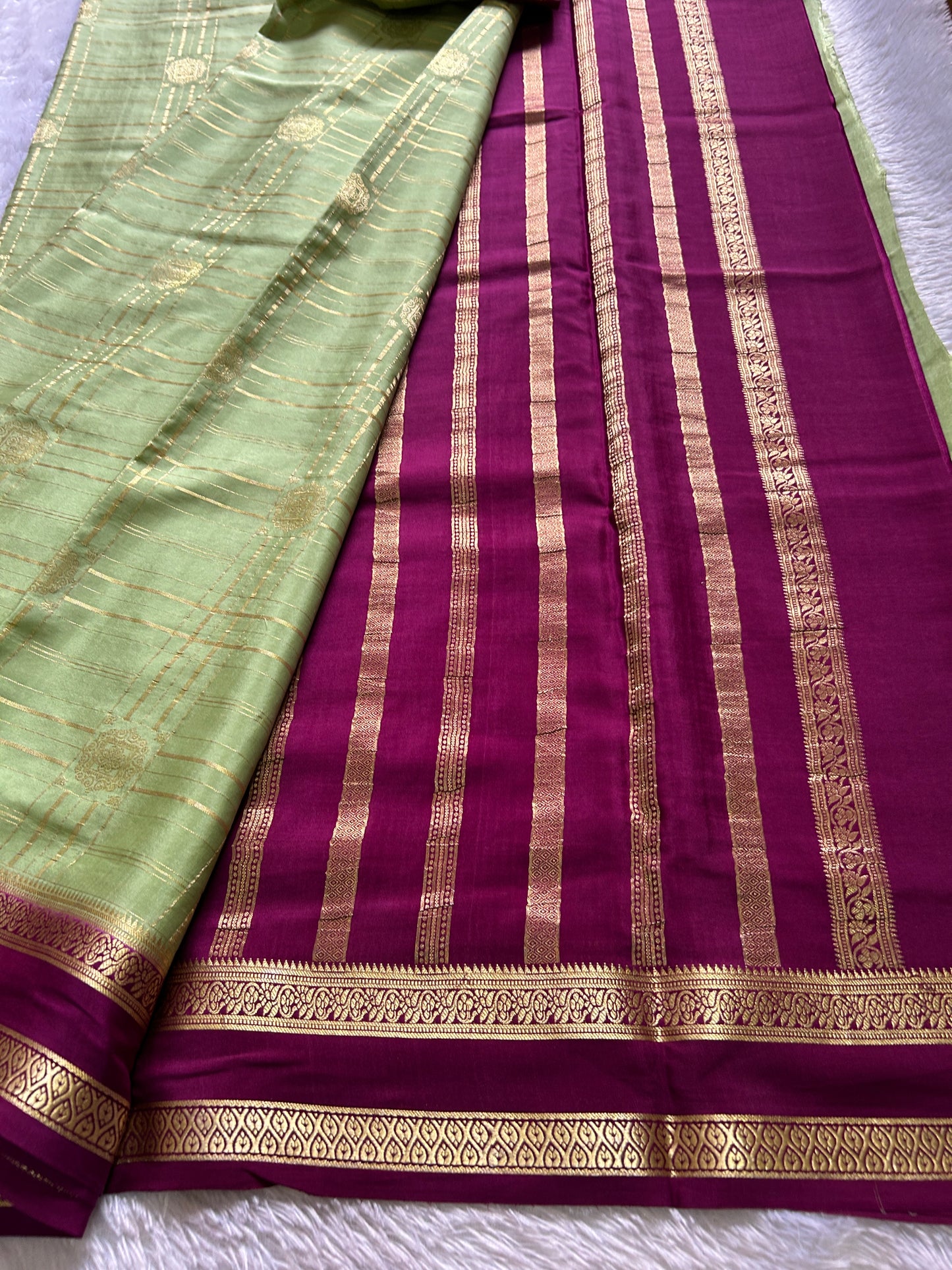 Ambika (2D) : Pista green-magenta