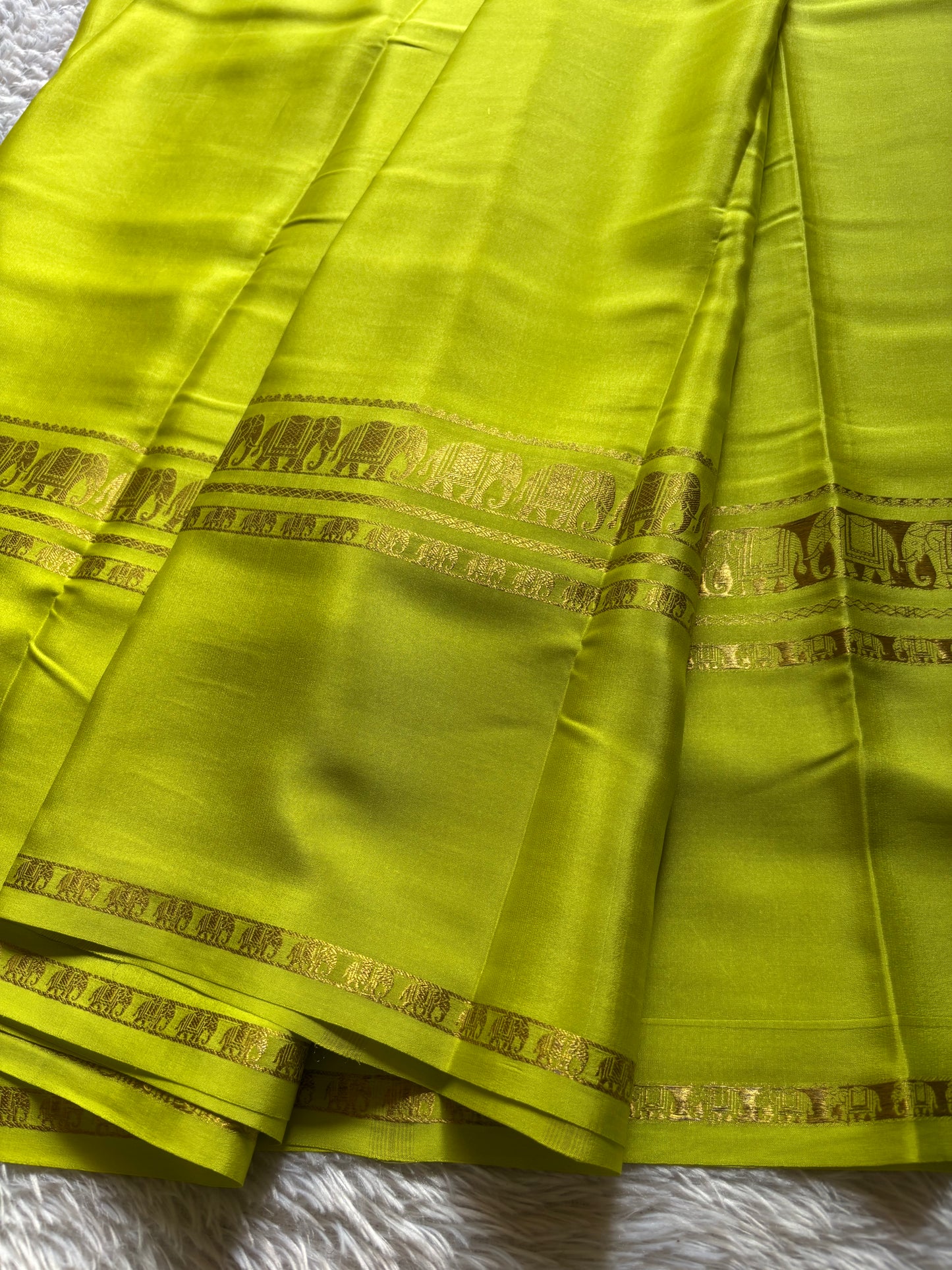 Prashanthi : Solid Olive