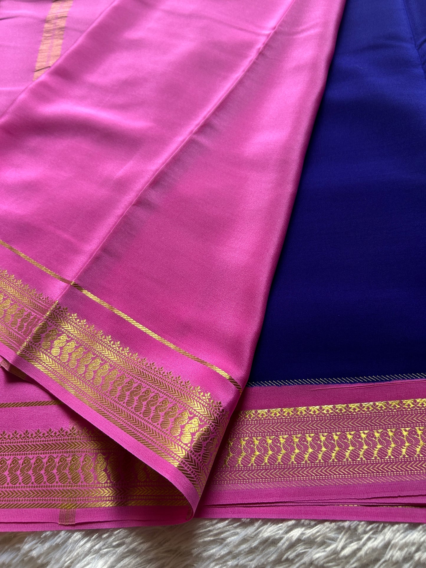 Mayuri (2D) : Dark blue-rose pink