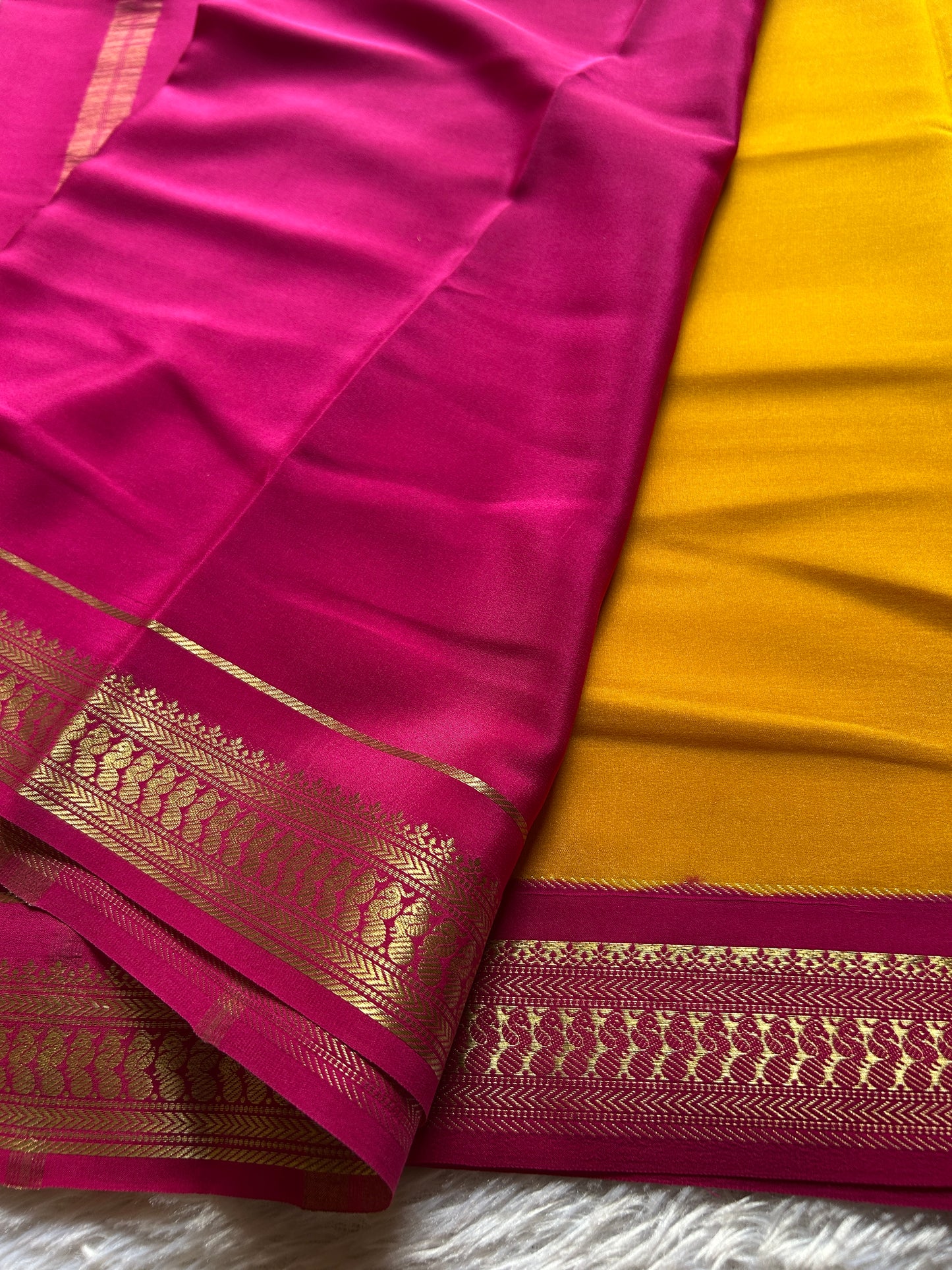 Mayuri (2D) : Golden yellow-rani pink