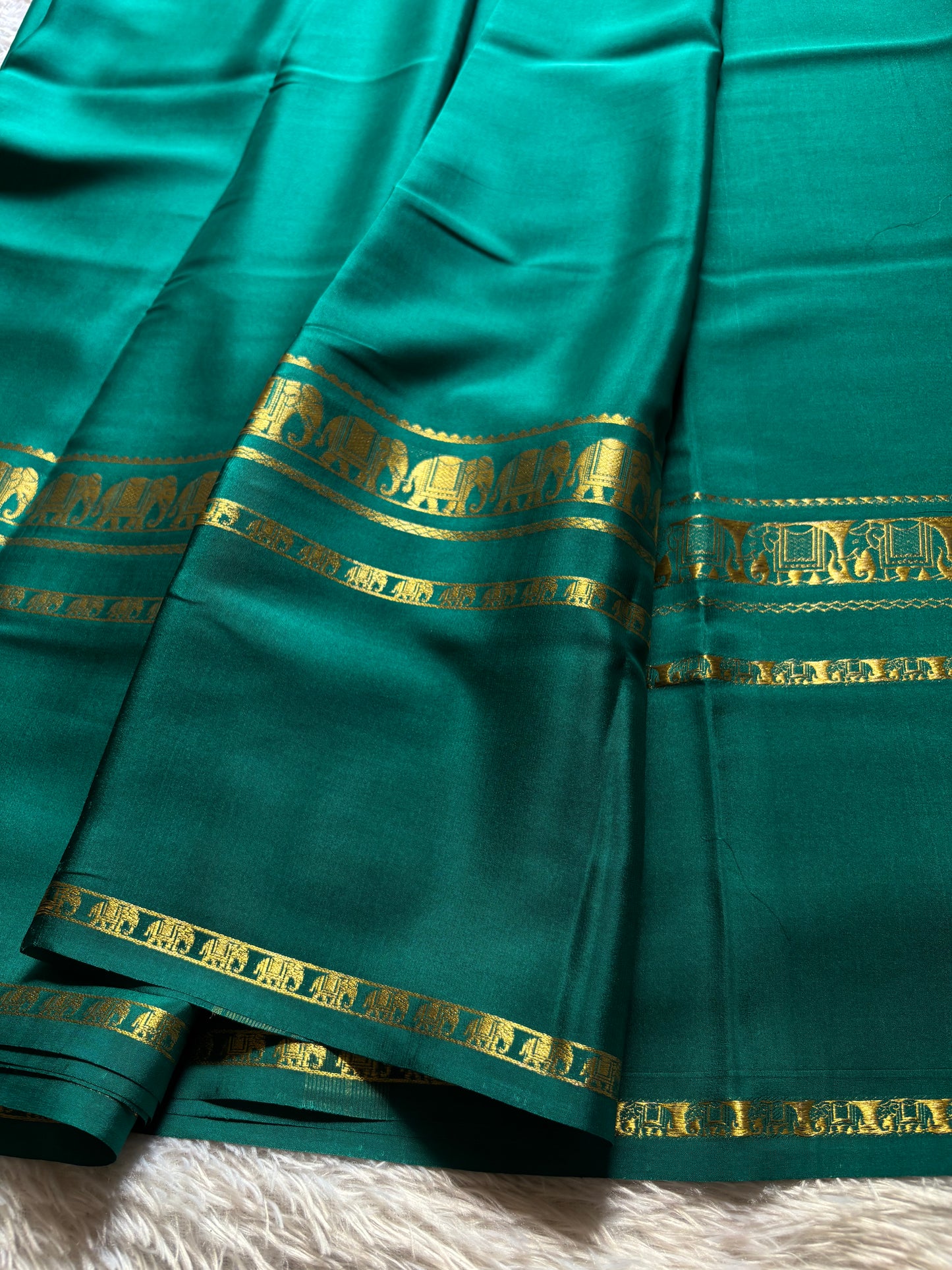 Prashanthi : Solid Rama green