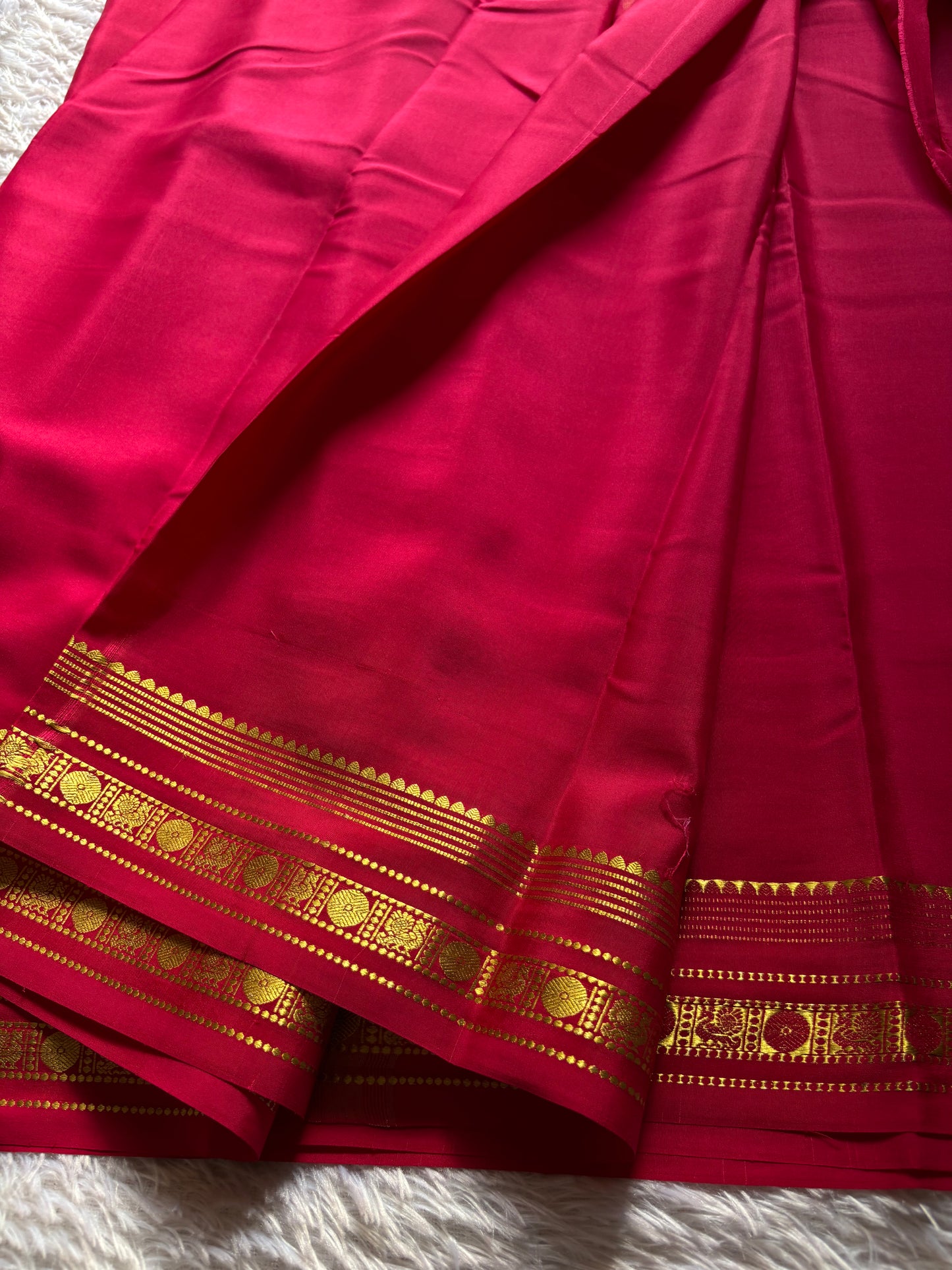 Sunanda : Solid Dark pink