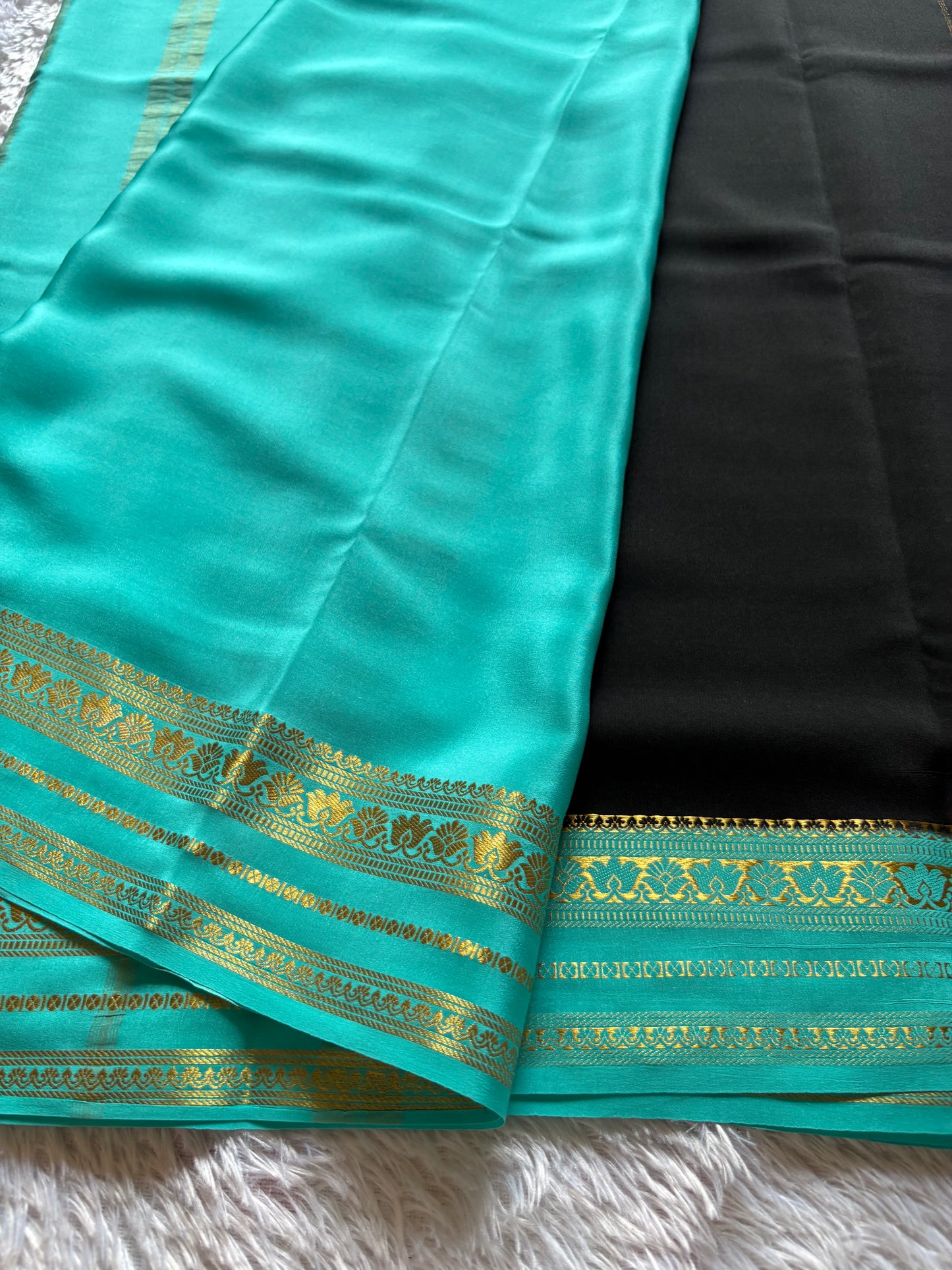 Padmaja (2D) : Black-turquoise