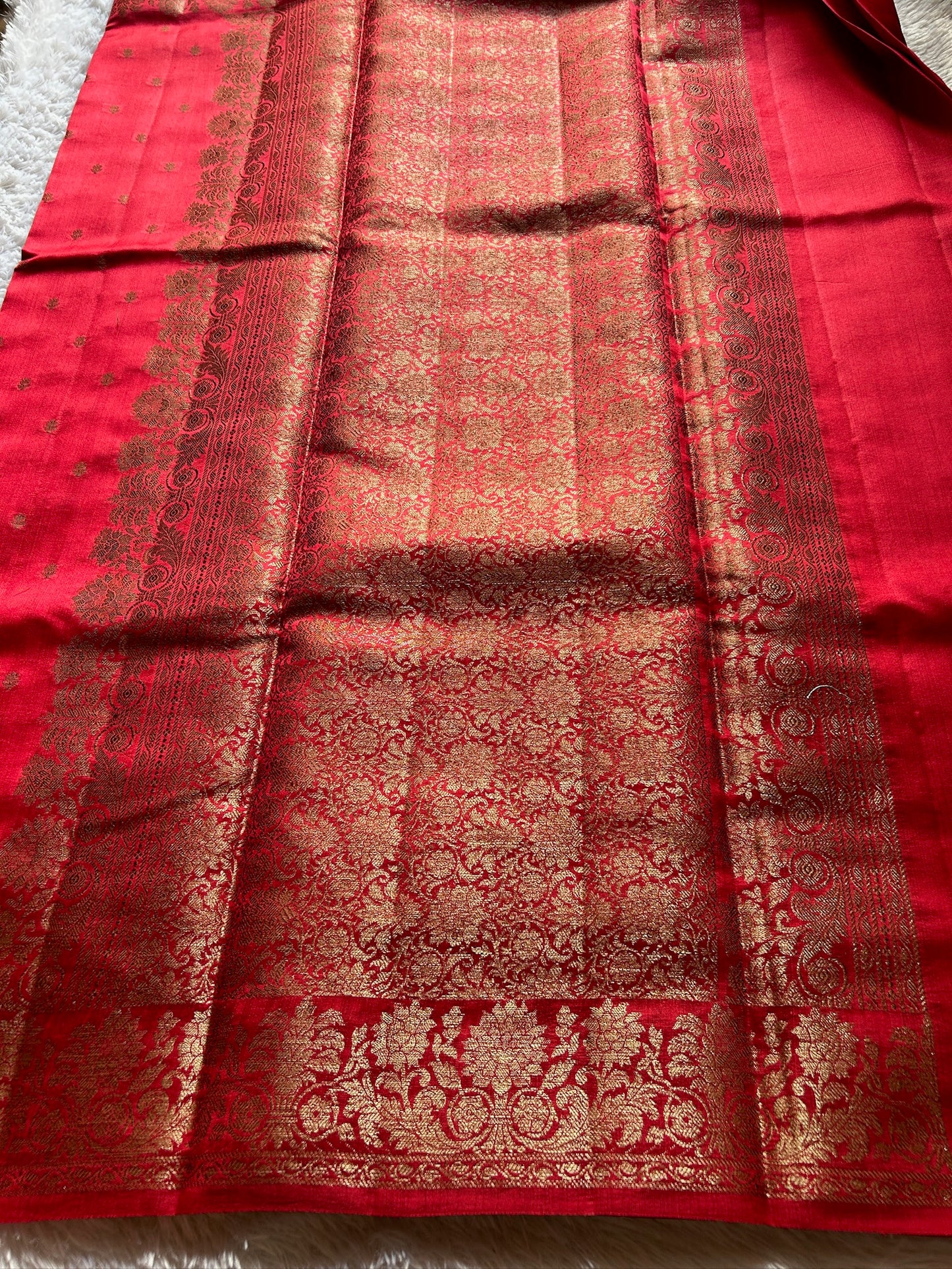 Banarasi Chiniya : Solid Red