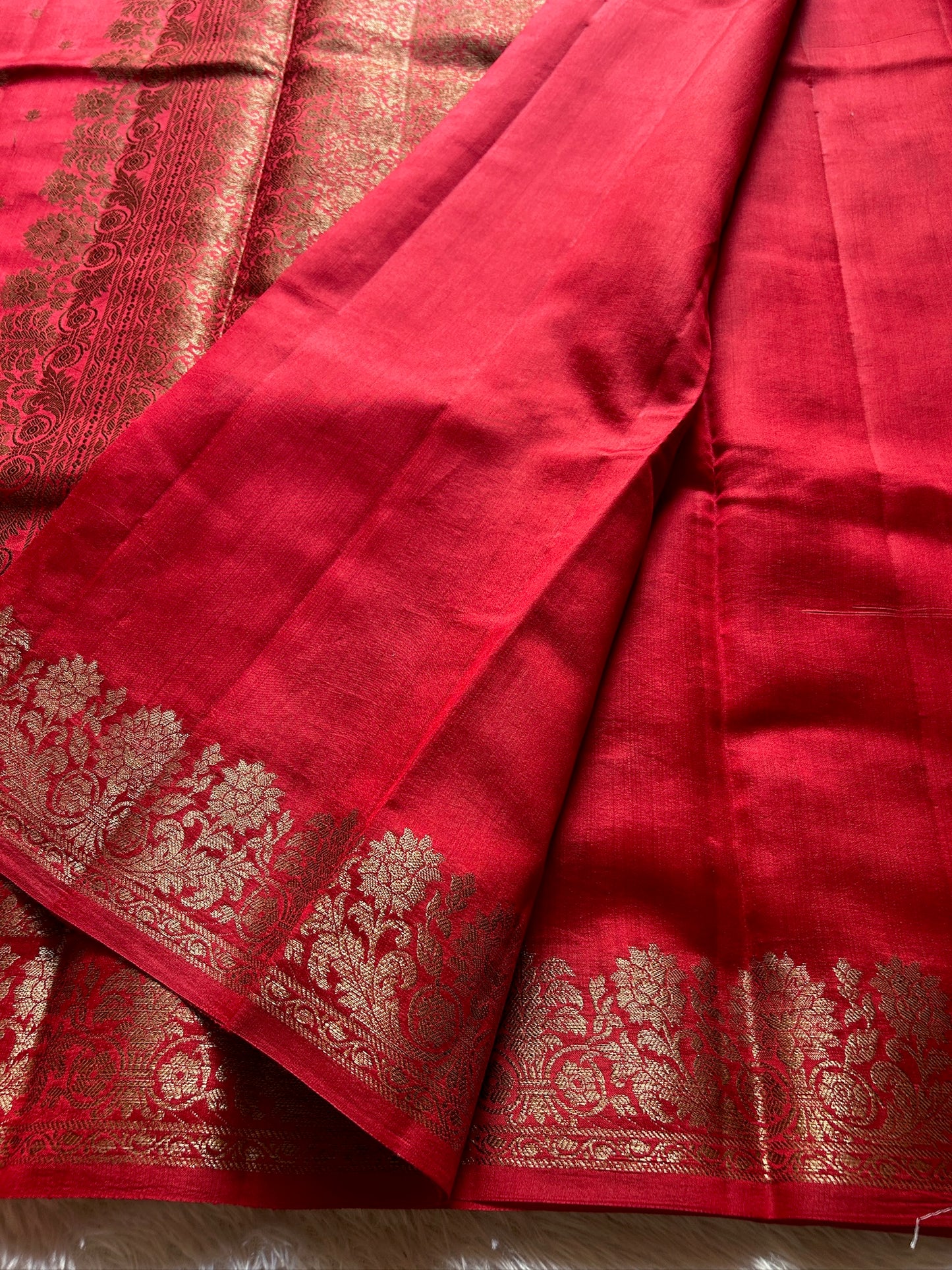 Banarasi Chiniya : Solid Red