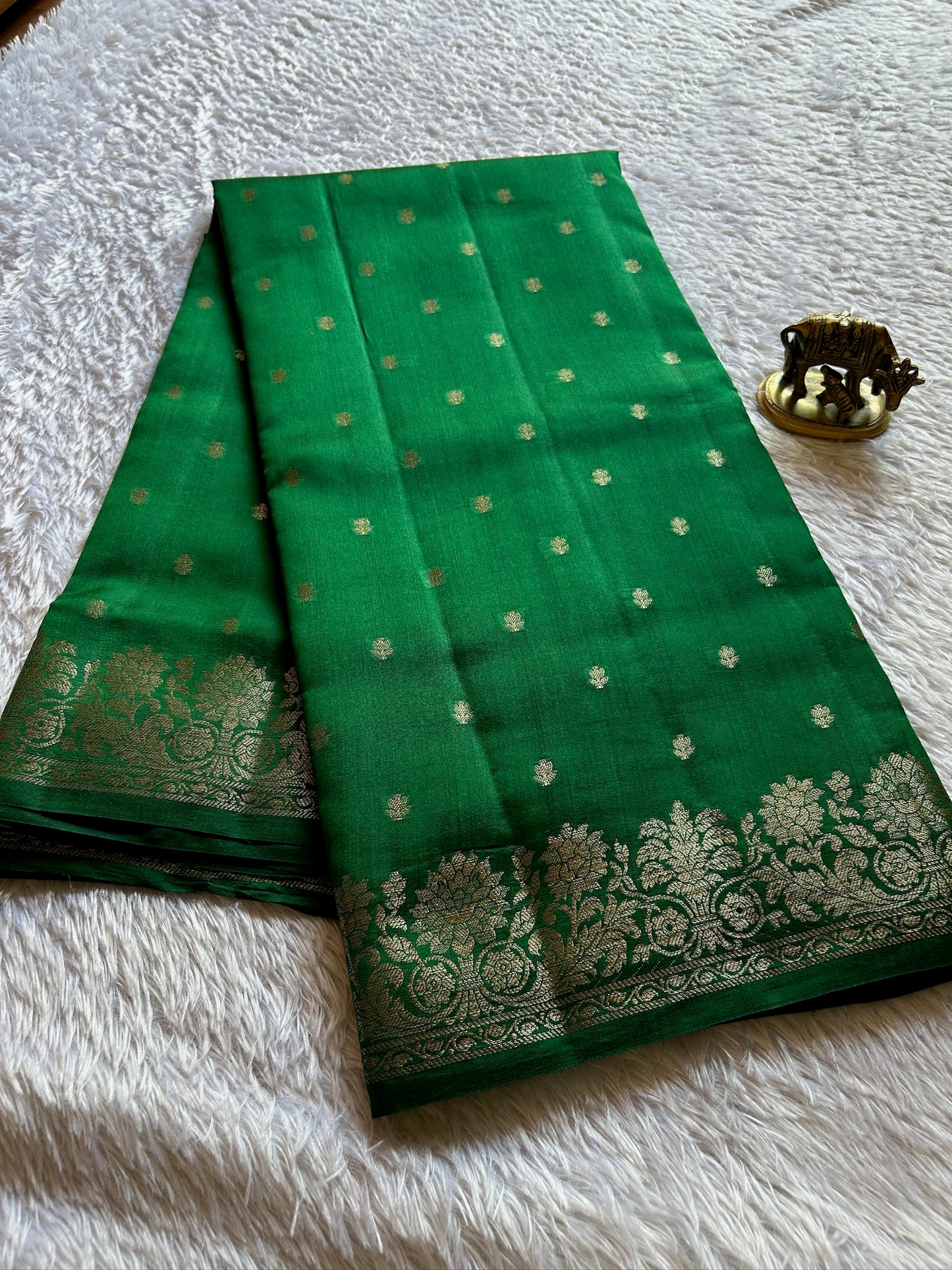 Banarasi Chiniya : Solid Bottle green
