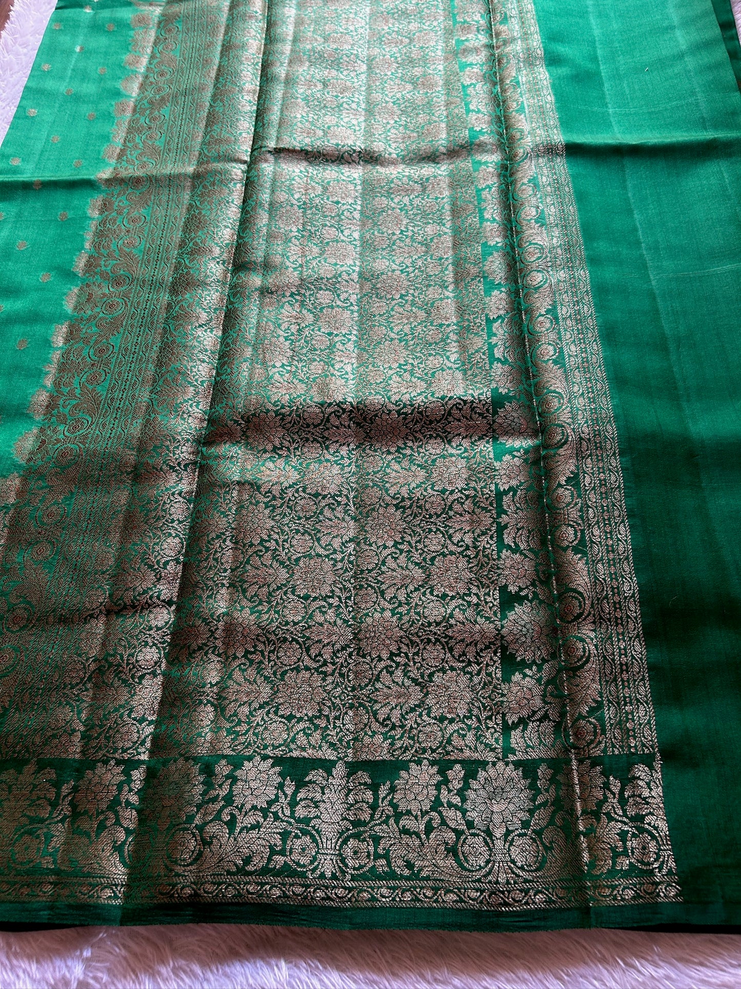 Banarasi Chiniya : Solid Bottle green