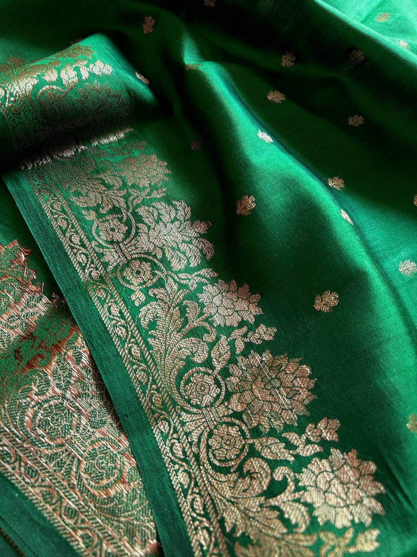 Banarasi Chiniya : Solid Bottle green