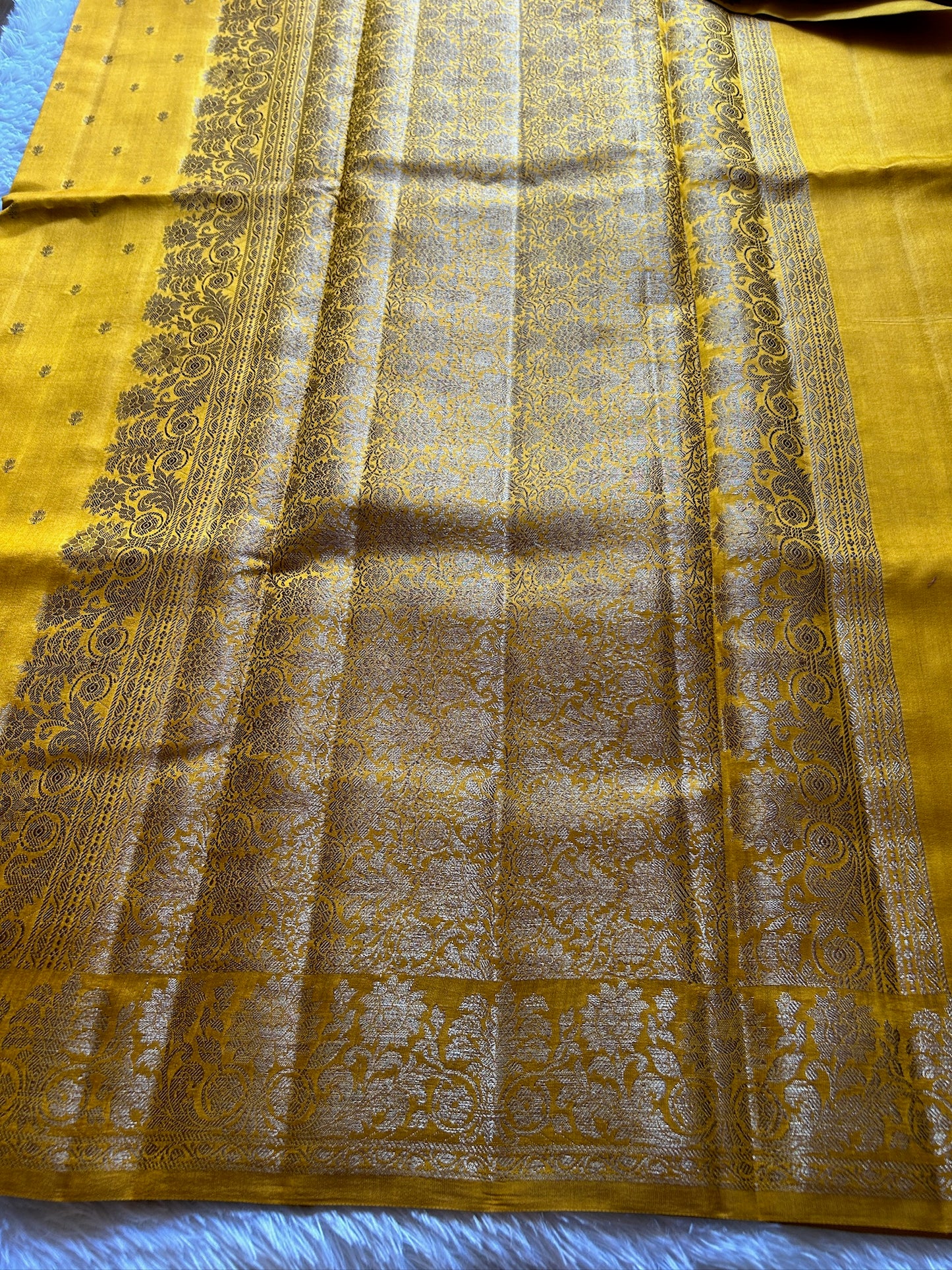 Banarasi Chiniya : Solid Golden yellow