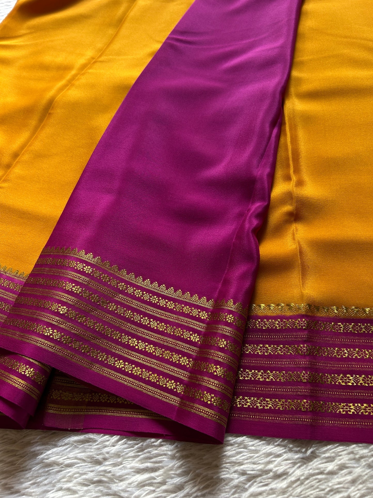Poornima (2D) : Golden yellow-magenta