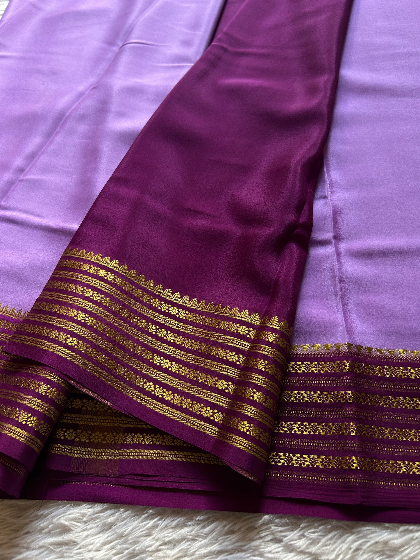 Poornima (2D) : Lavender-dark magenta