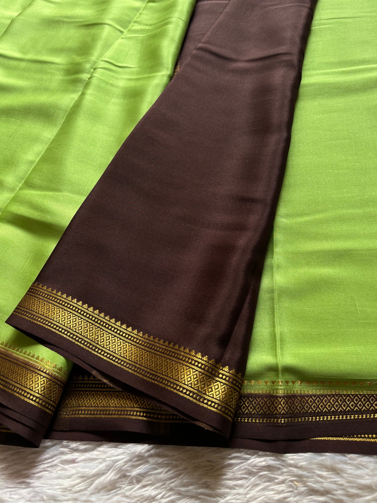 Preetha (2D) : Pista green-deep brown