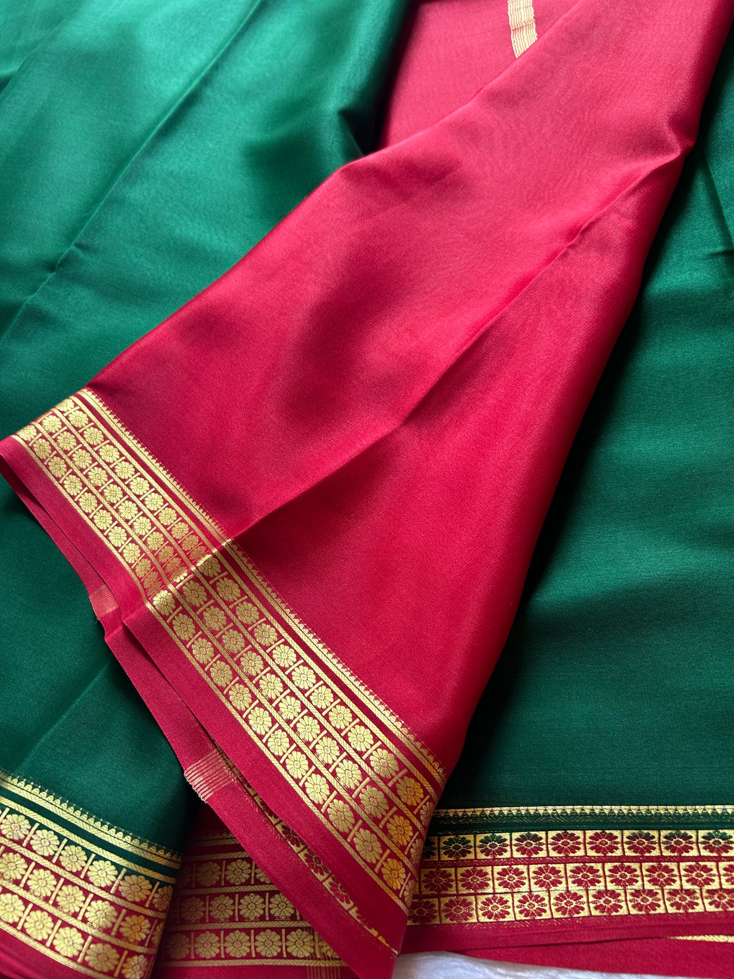 Light weight pure crepe : bottle green-red