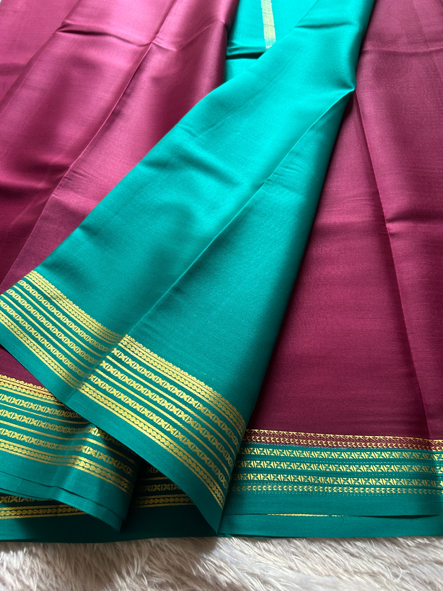 Deeksha (2D) : Magenta-ananda blue