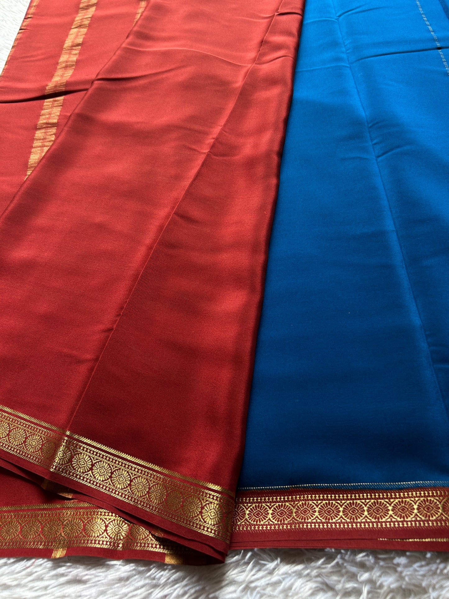 Parijata (2D) : Peacock blue-red