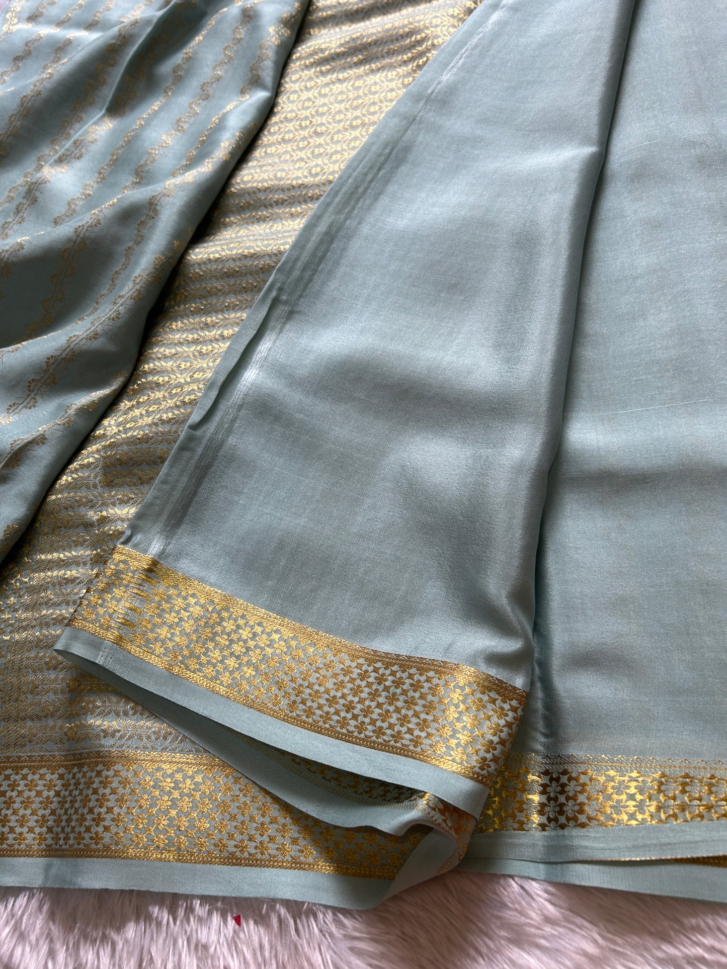 Gagana: Solid, Blue grey
