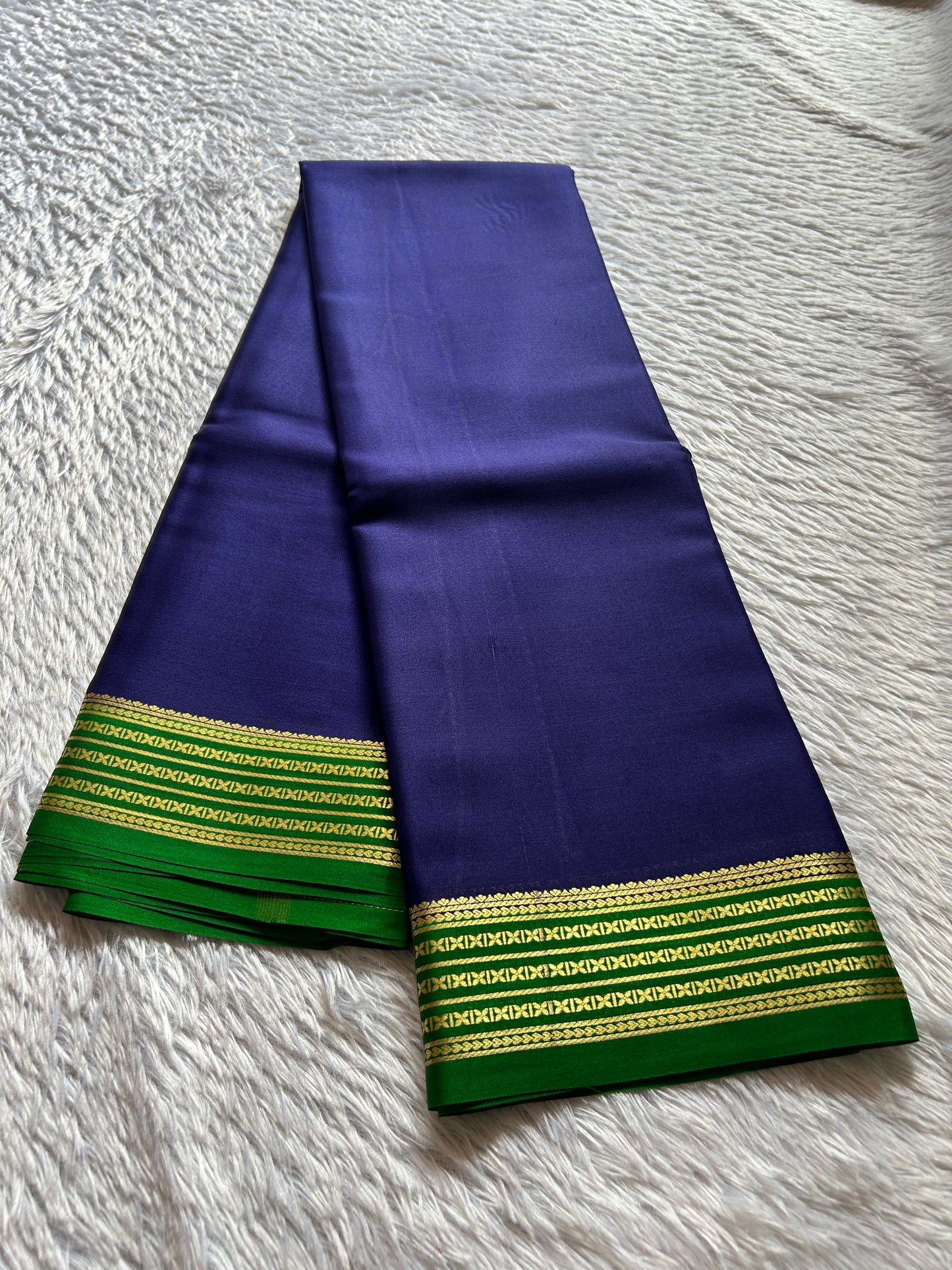Deeksha (2D) : Dark blue-leaf green