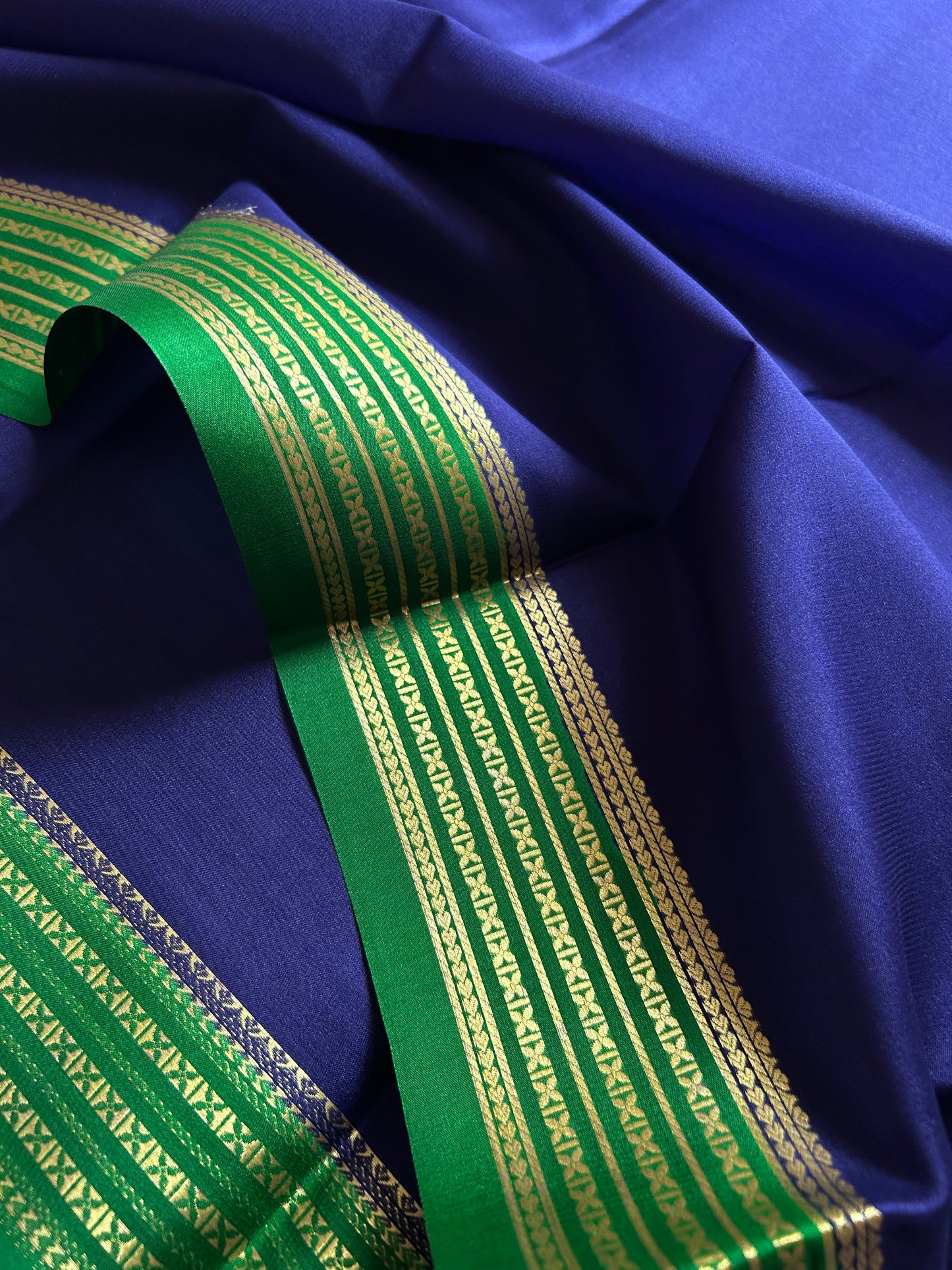 Deeksha (2D) : Dark blue-leaf green