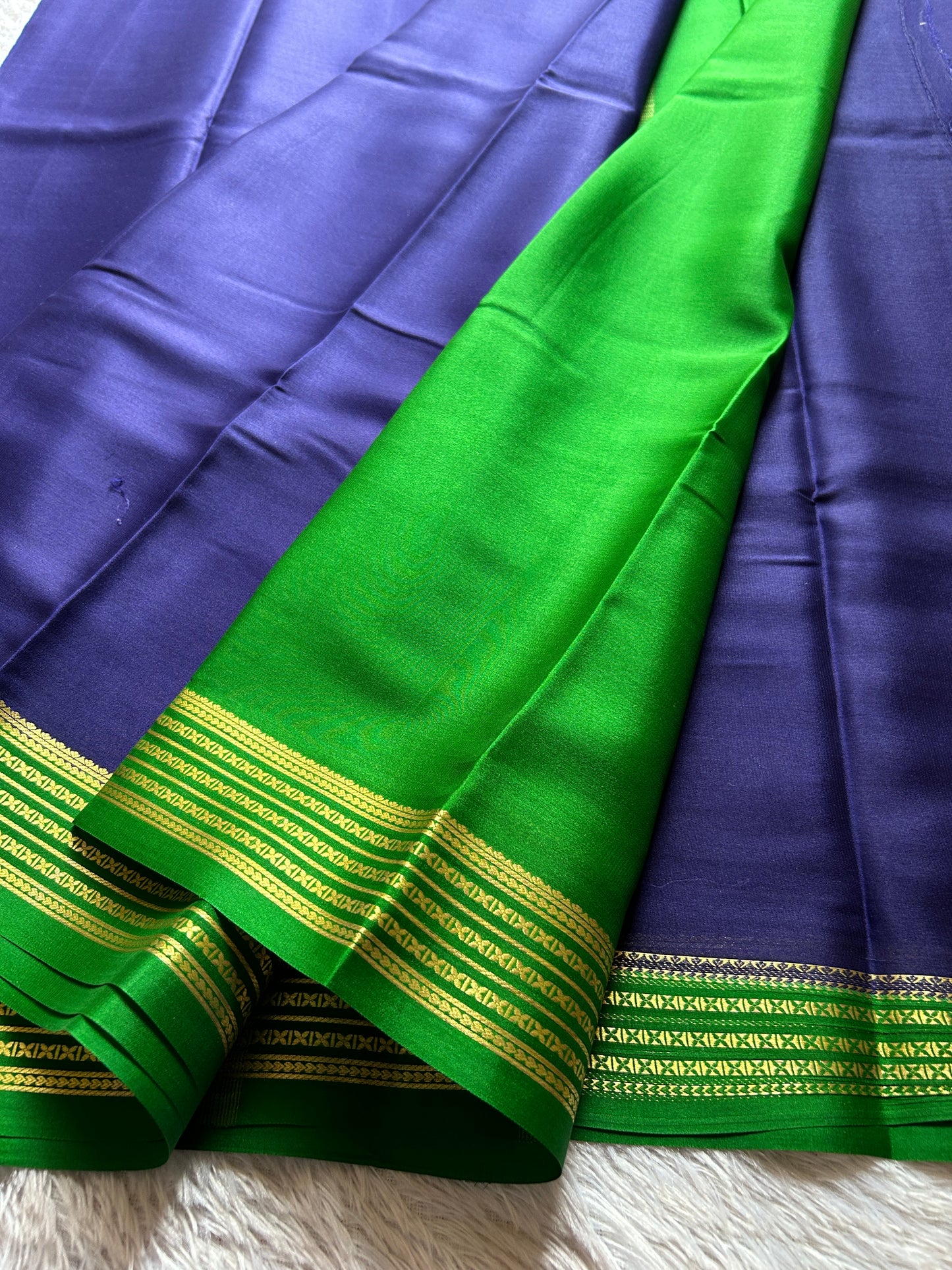 Deeksha (2D) : Dark blue-leaf green
