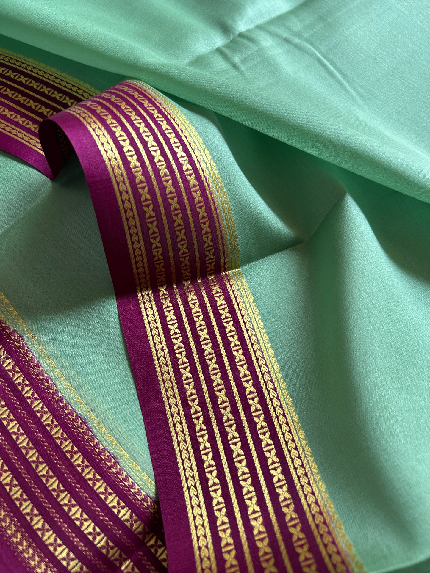 Deeksha (2D) : Sea blue-magenta
