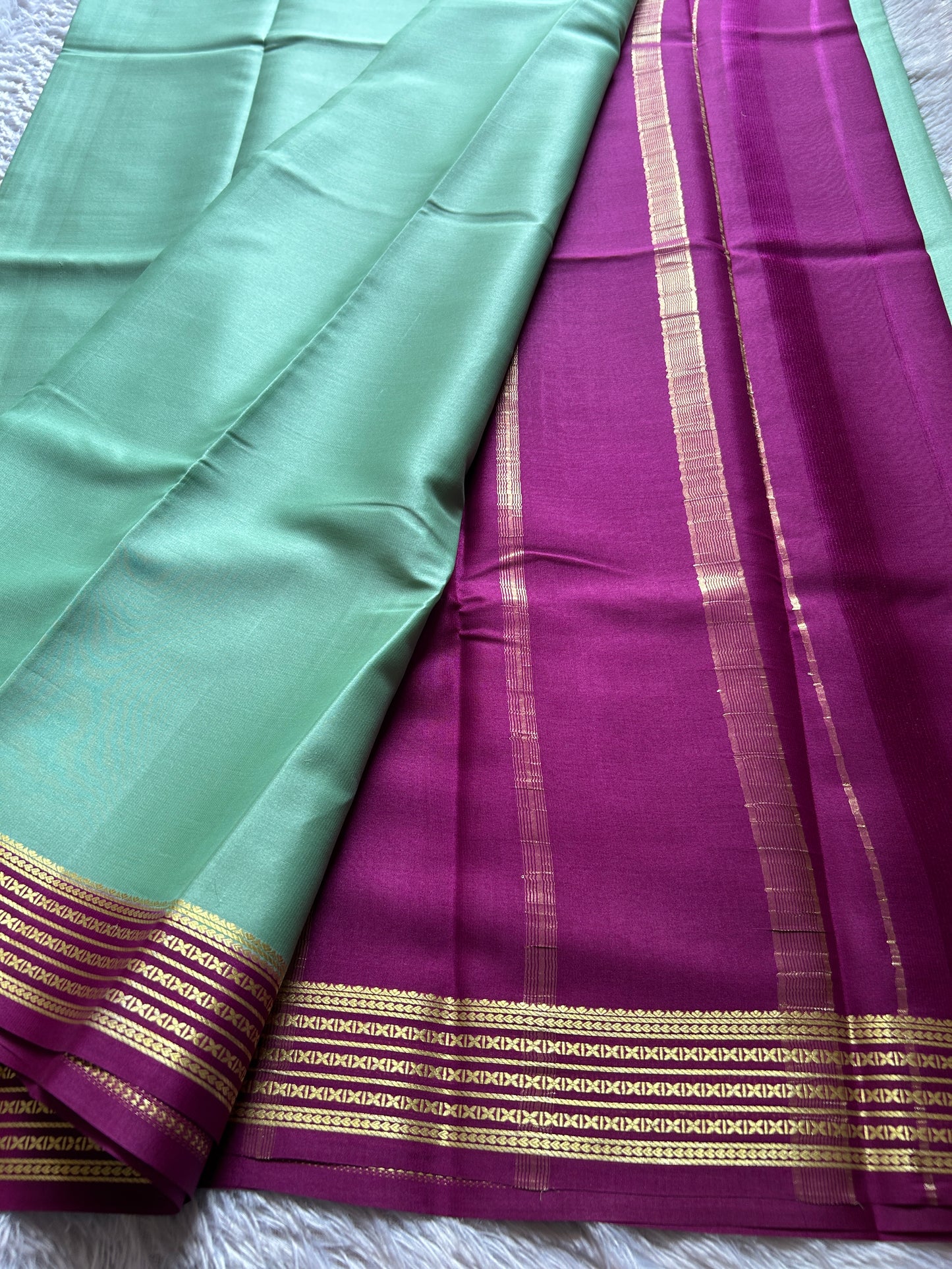 Deeksha (2D) : Sea blue-magenta