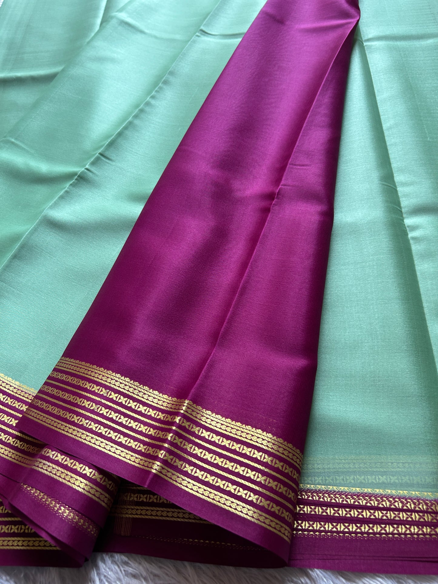 Deeksha (2D) : Sea blue-magenta