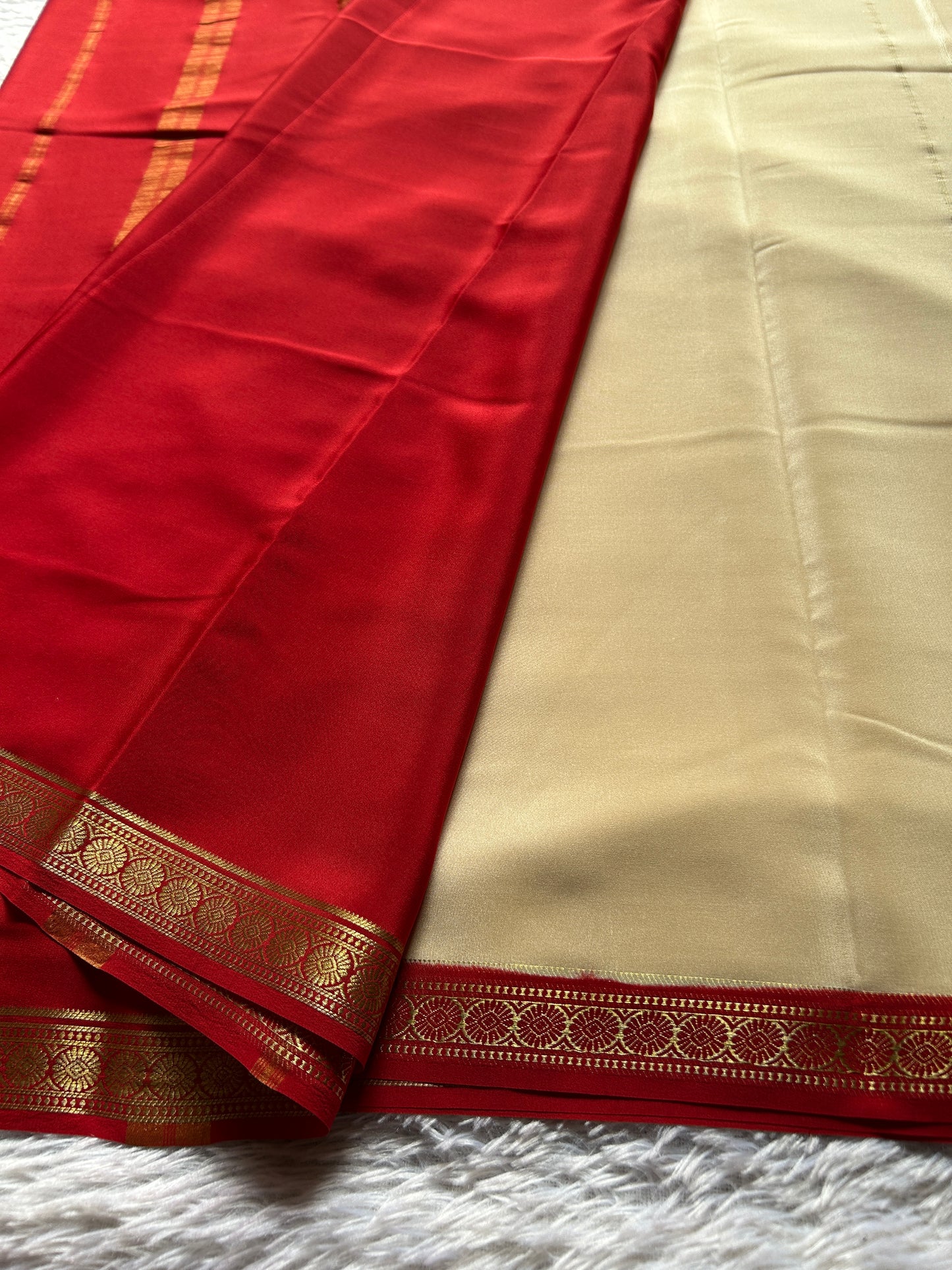 Parijata (2D) : Off white-red
