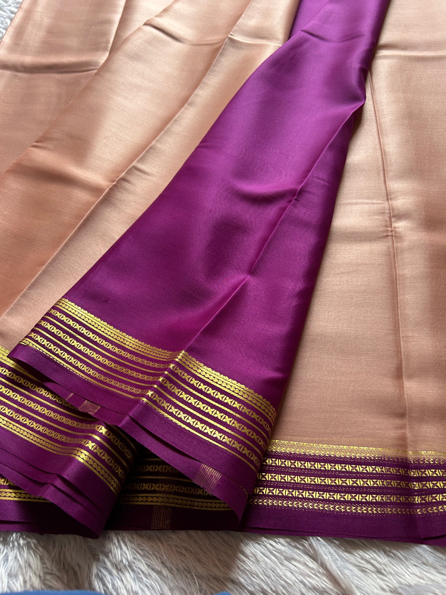 Deeksha (2D) : Light peach-magenta