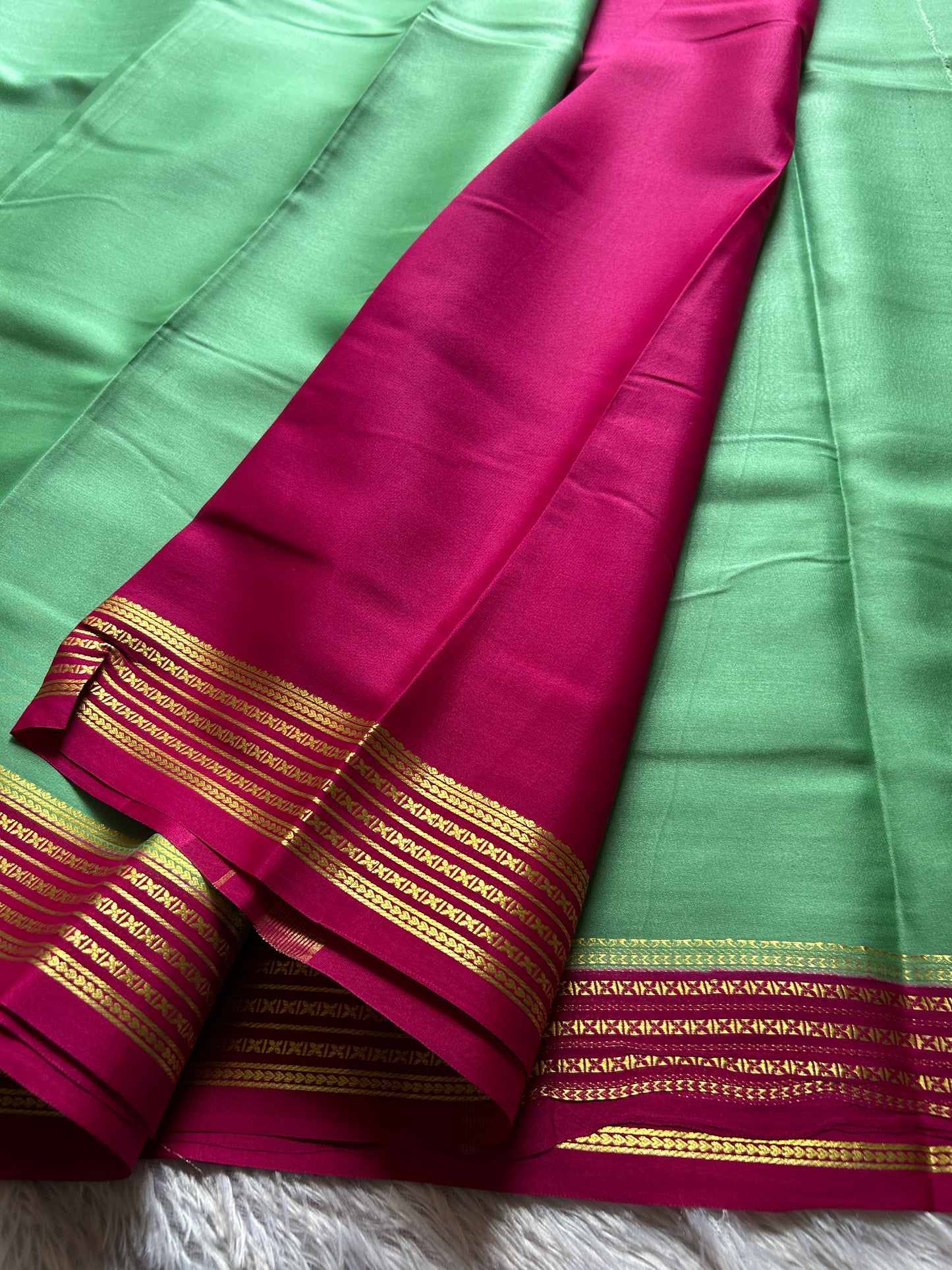Deeksha (2D) : Turquoise-pink