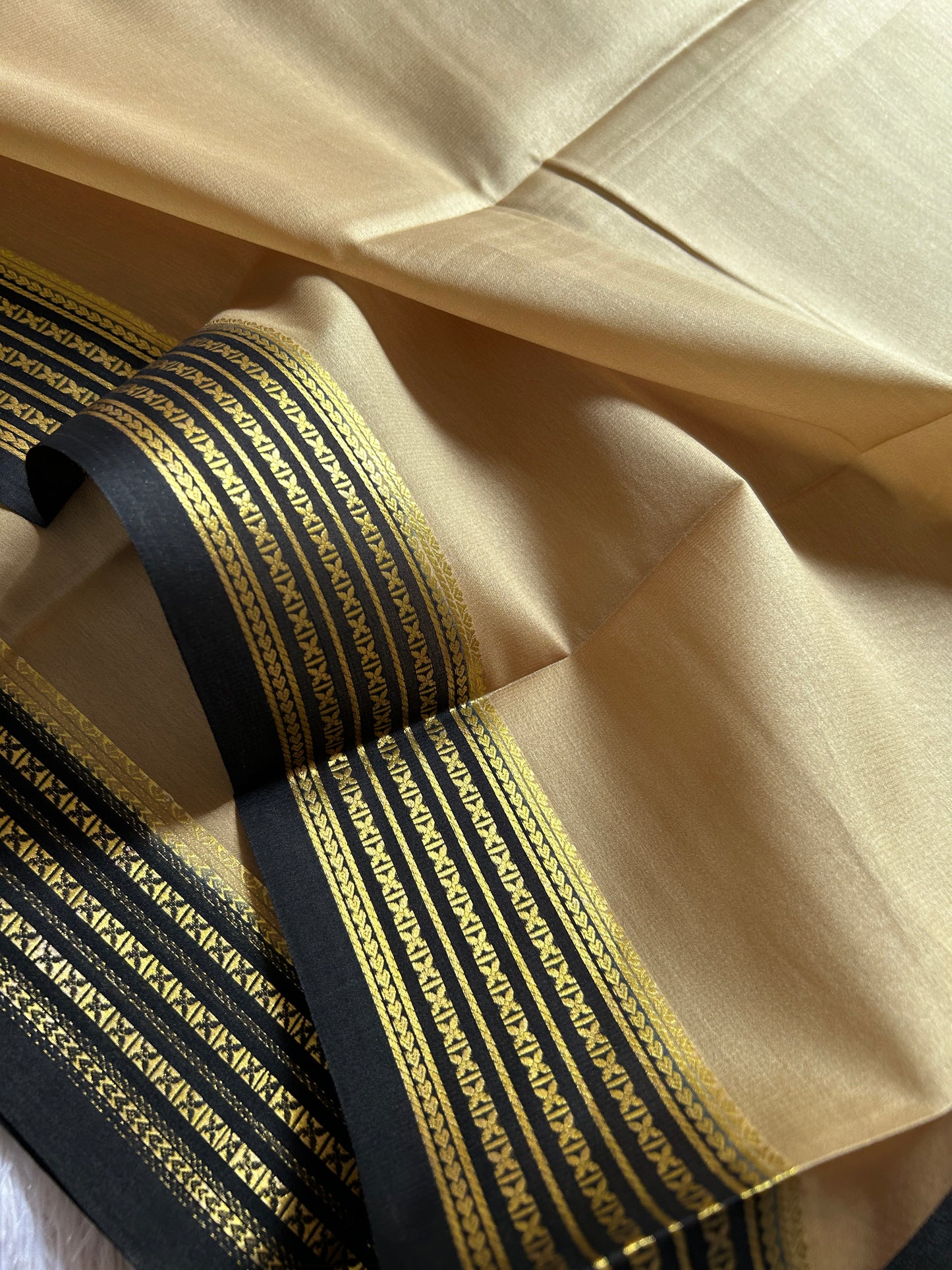 Deeksha (2D) : Beige-black