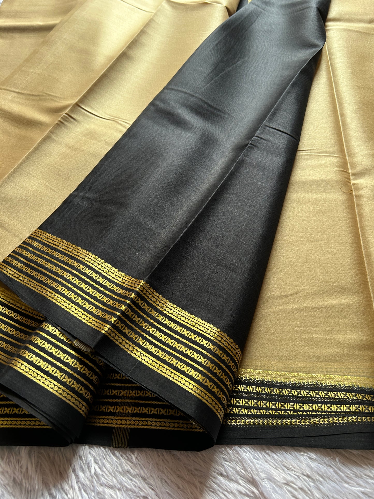 Deeksha (2D) : Beige-black