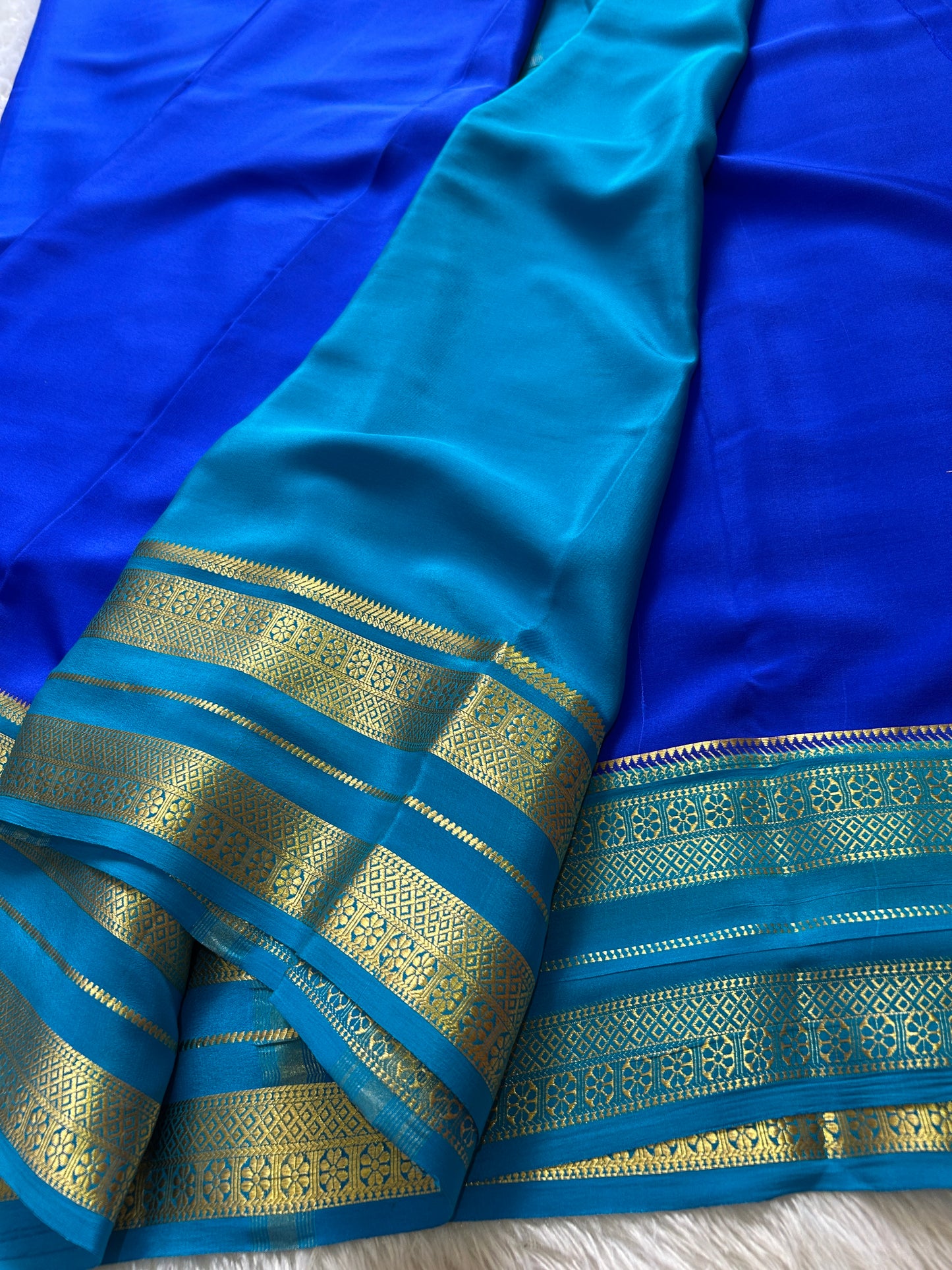 Raagini (2D) : royal blue-ananda blue