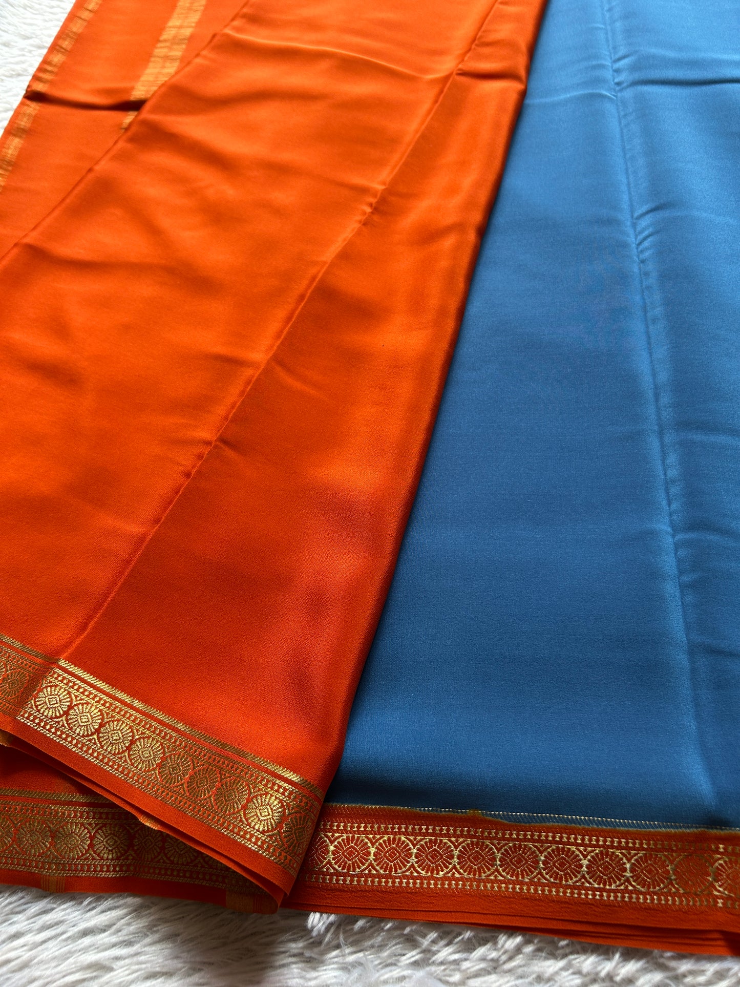 Parijata (2D) : Electric blue-orange